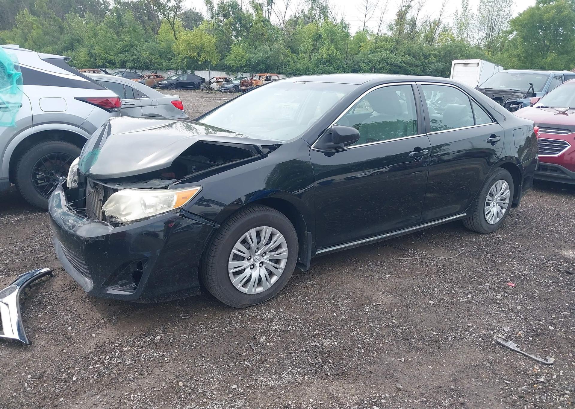 2012 TOYOTA CAMRY SE