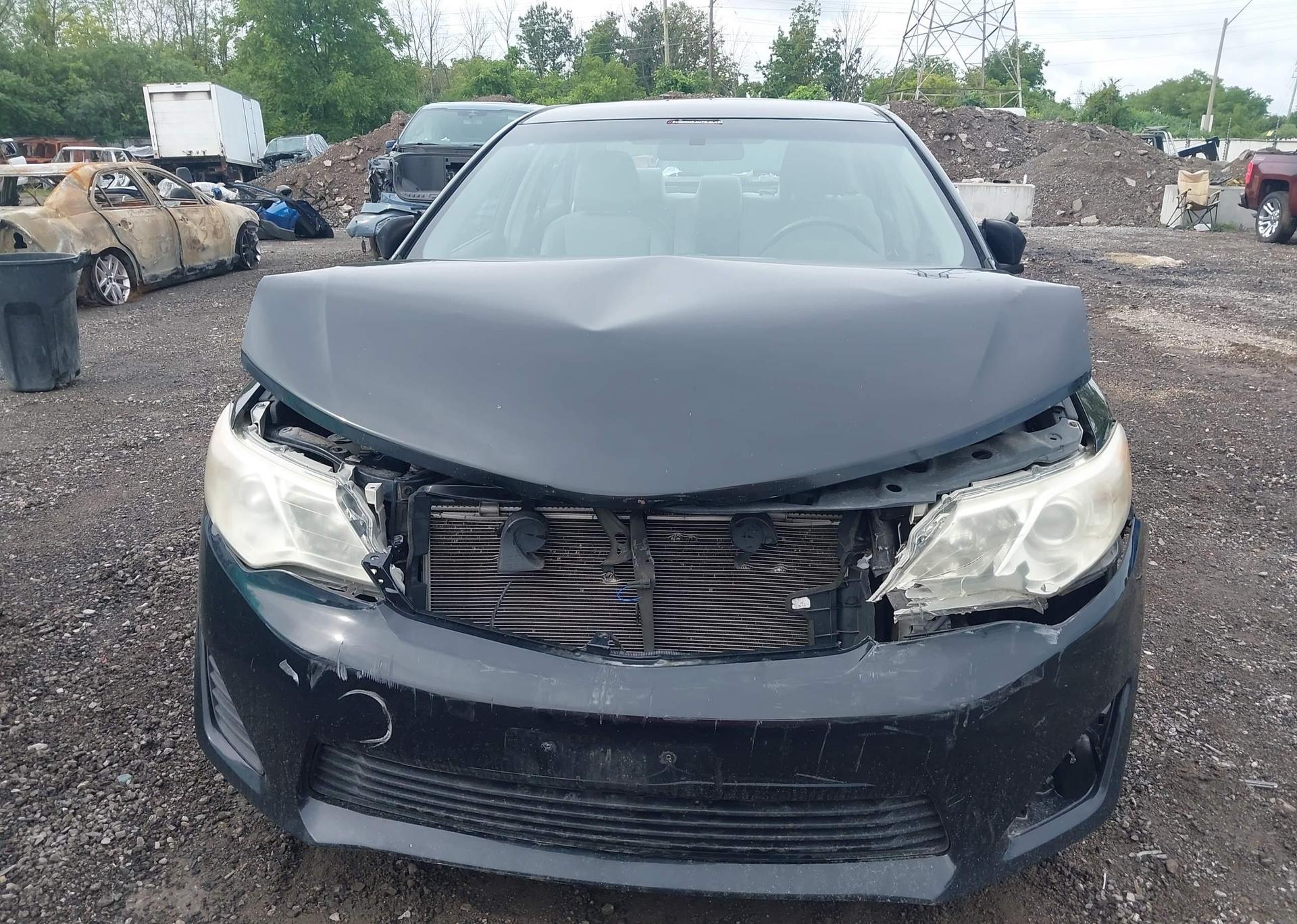2012 TOYOTA CAMRY SE