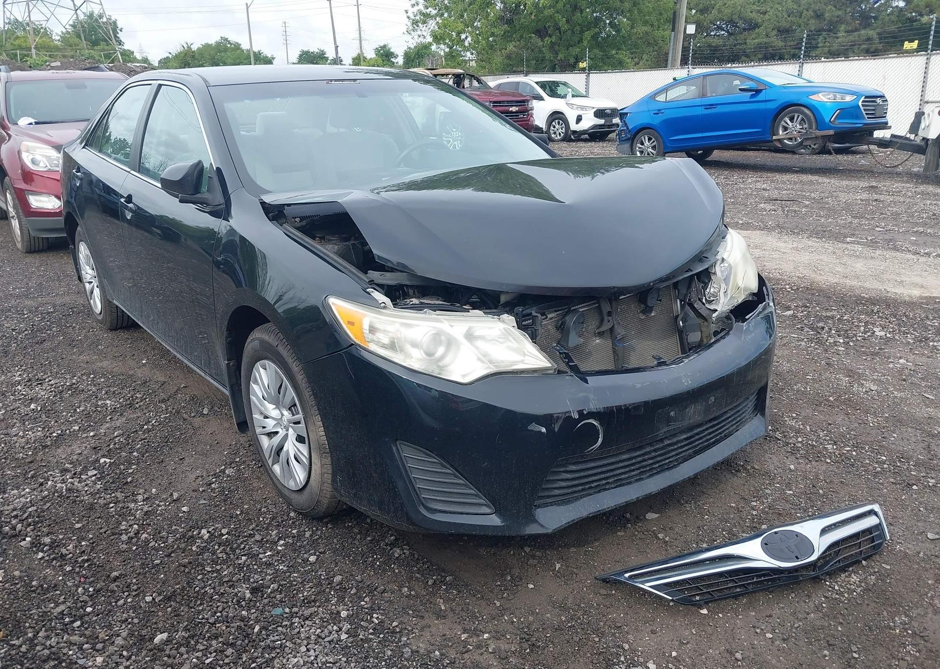 2012 TOYOTA CAMRY SE
