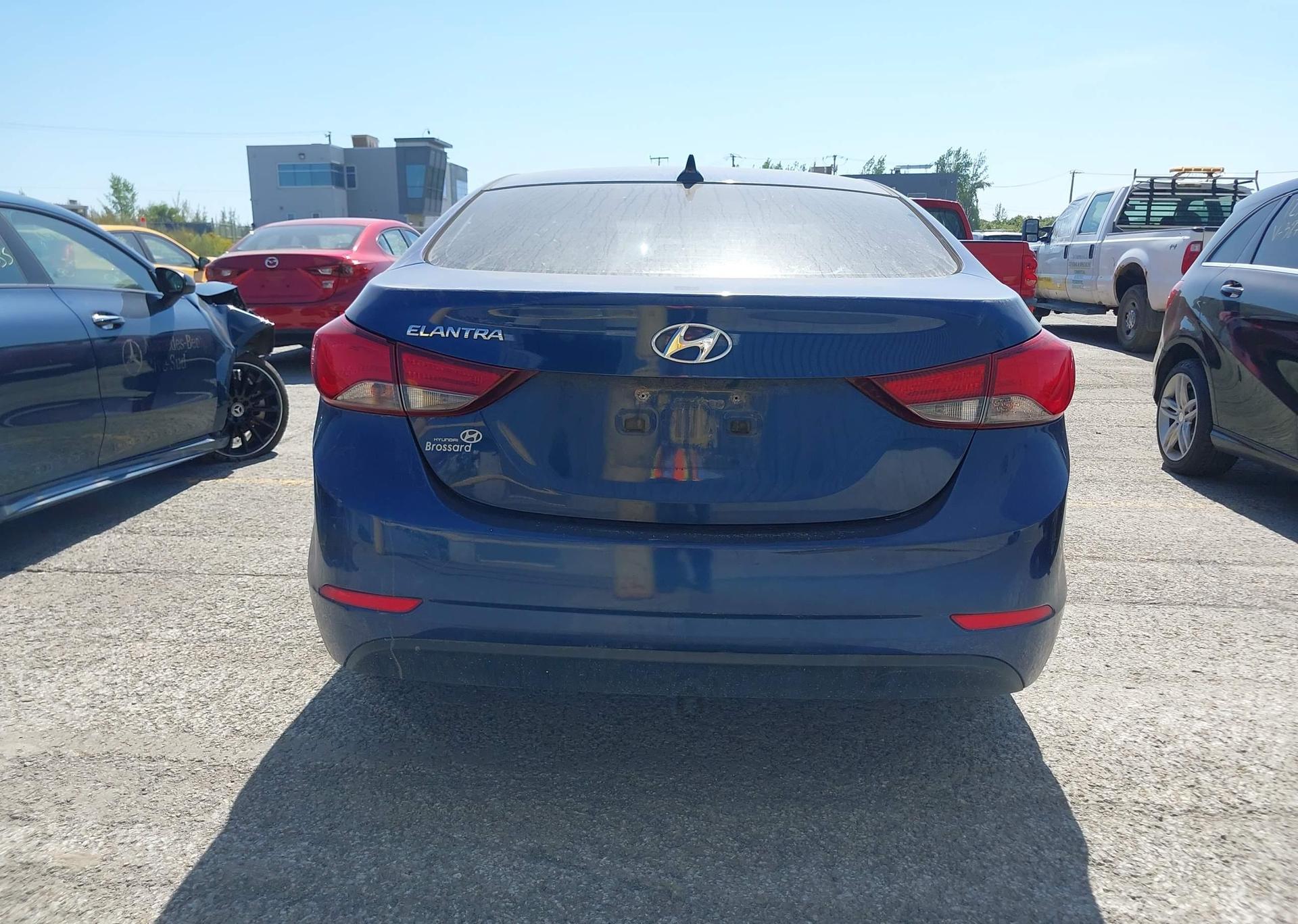 2015 HYUNDAI ELANTRA SE