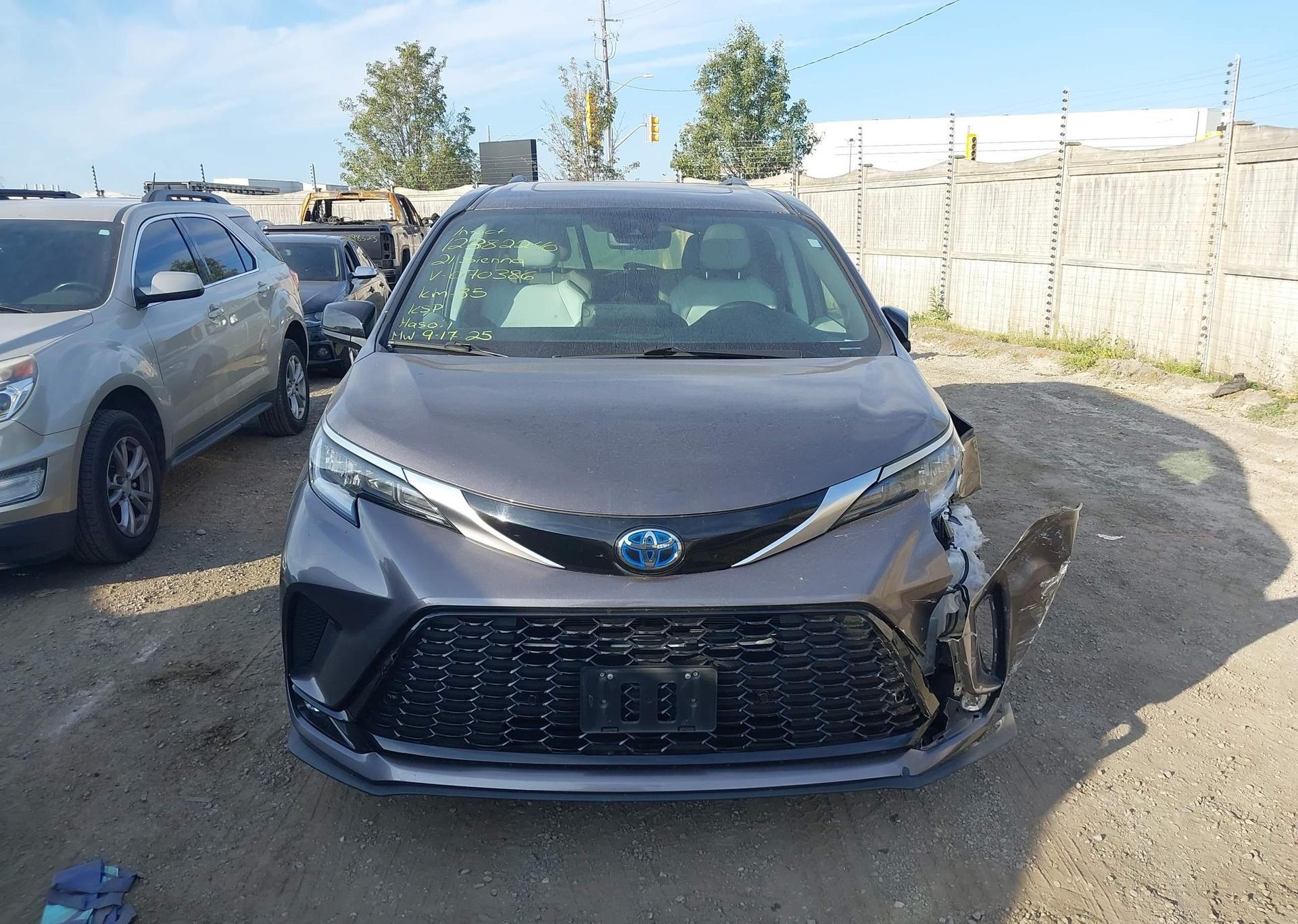 2021 TOYOTA SIENNA LE