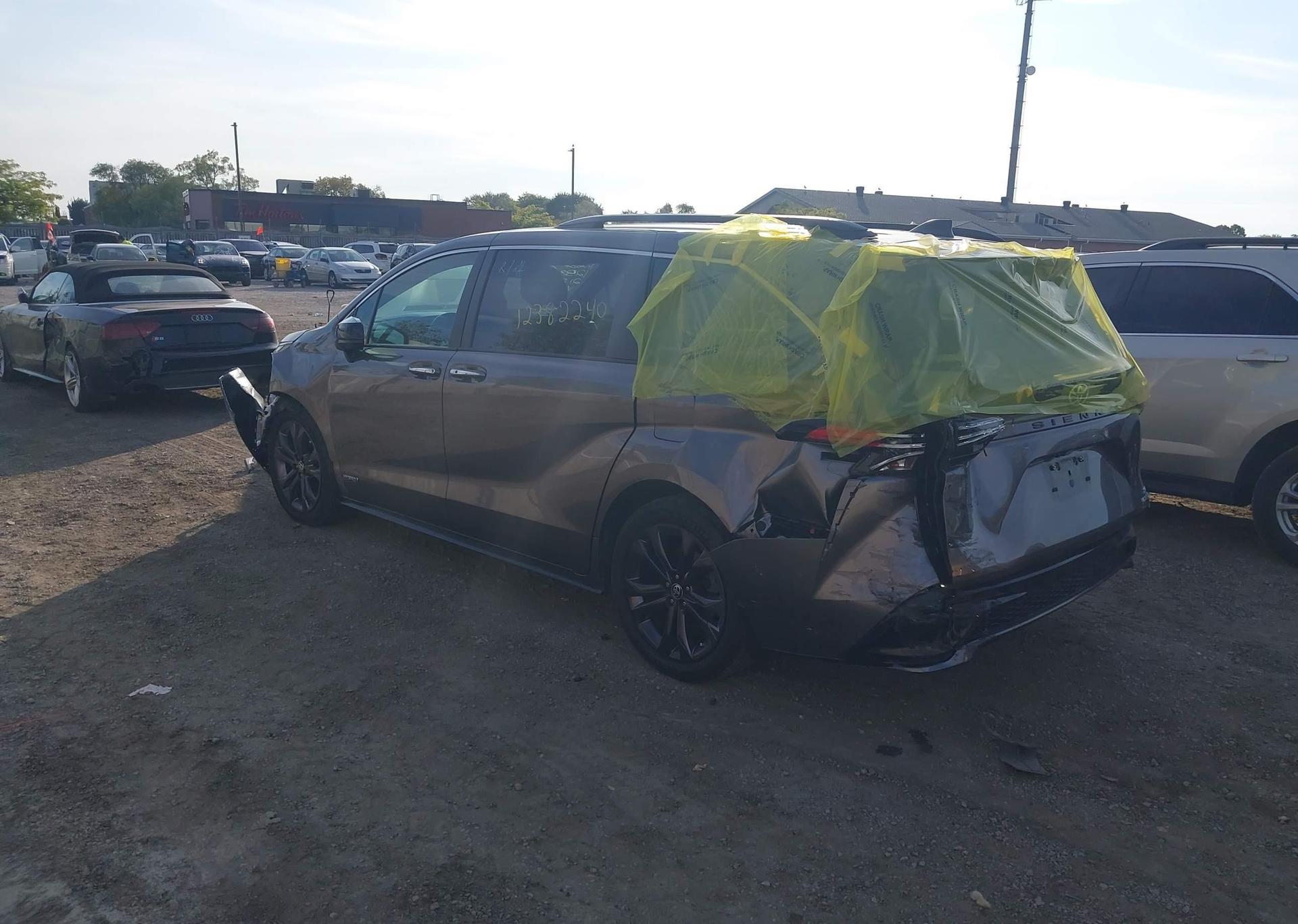 2021 TOYOTA SIENNA LE