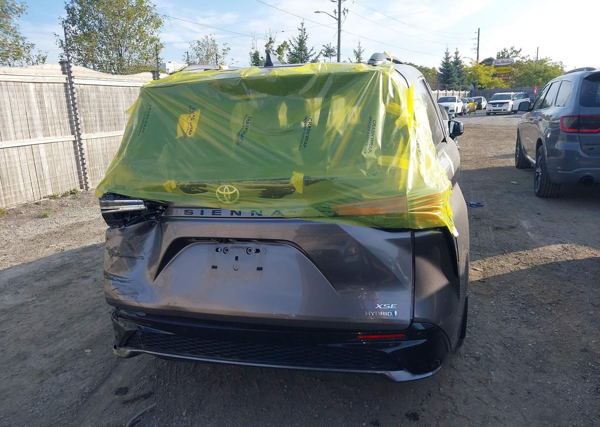 2021 TOYOTA SIENNA LE