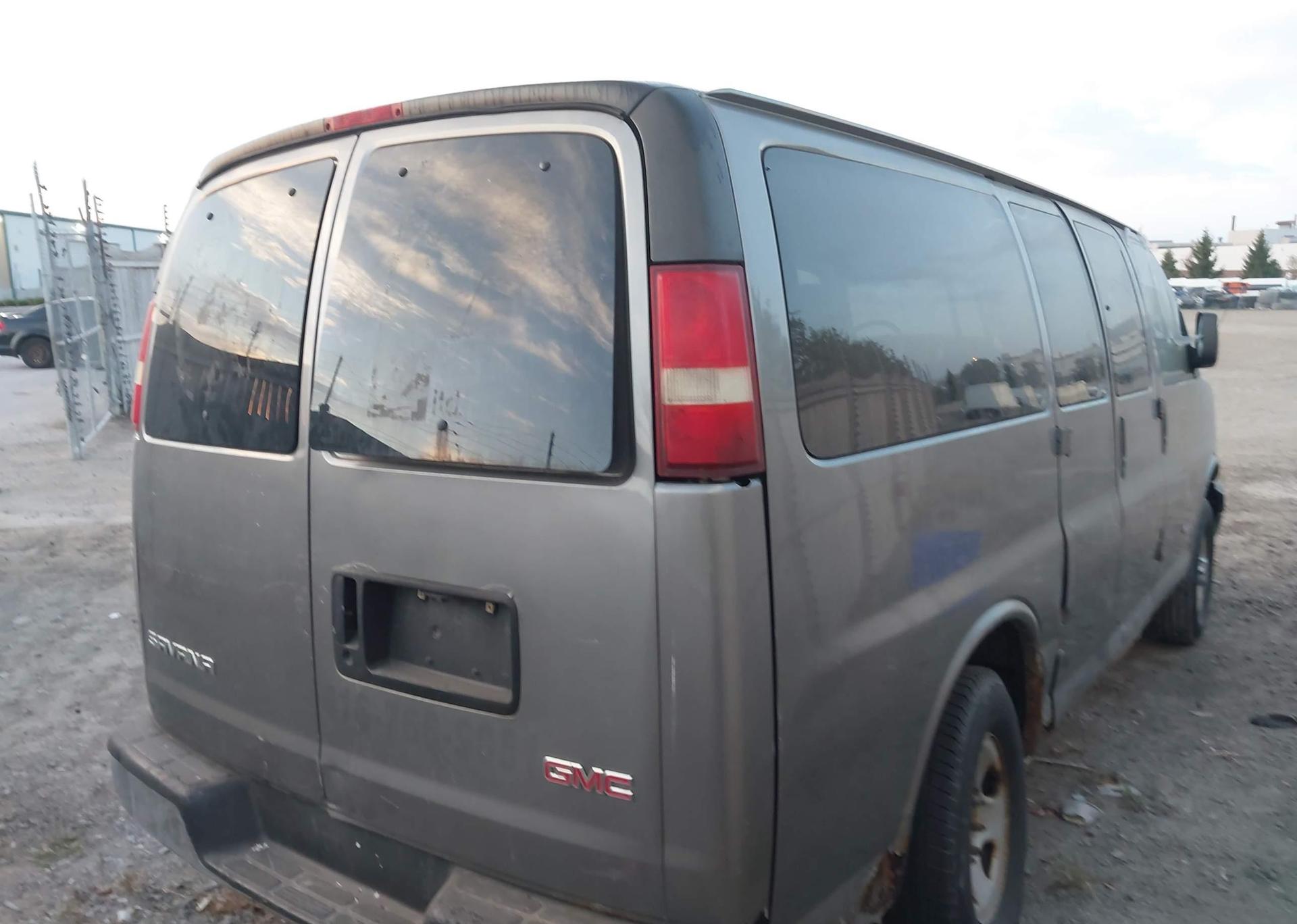 2006 GMC SAVANA G2500