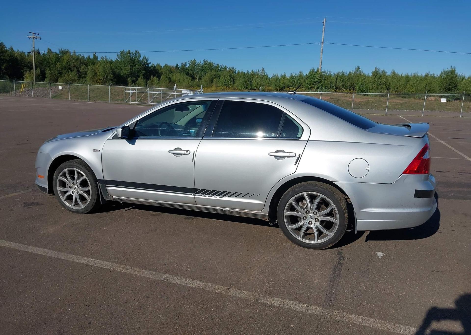 2011 FORD FUSION SE