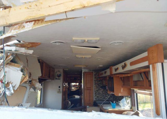 2000 WORKHORSE CUSTOM CHASSIS MOTORHOME CHASSIS P3500