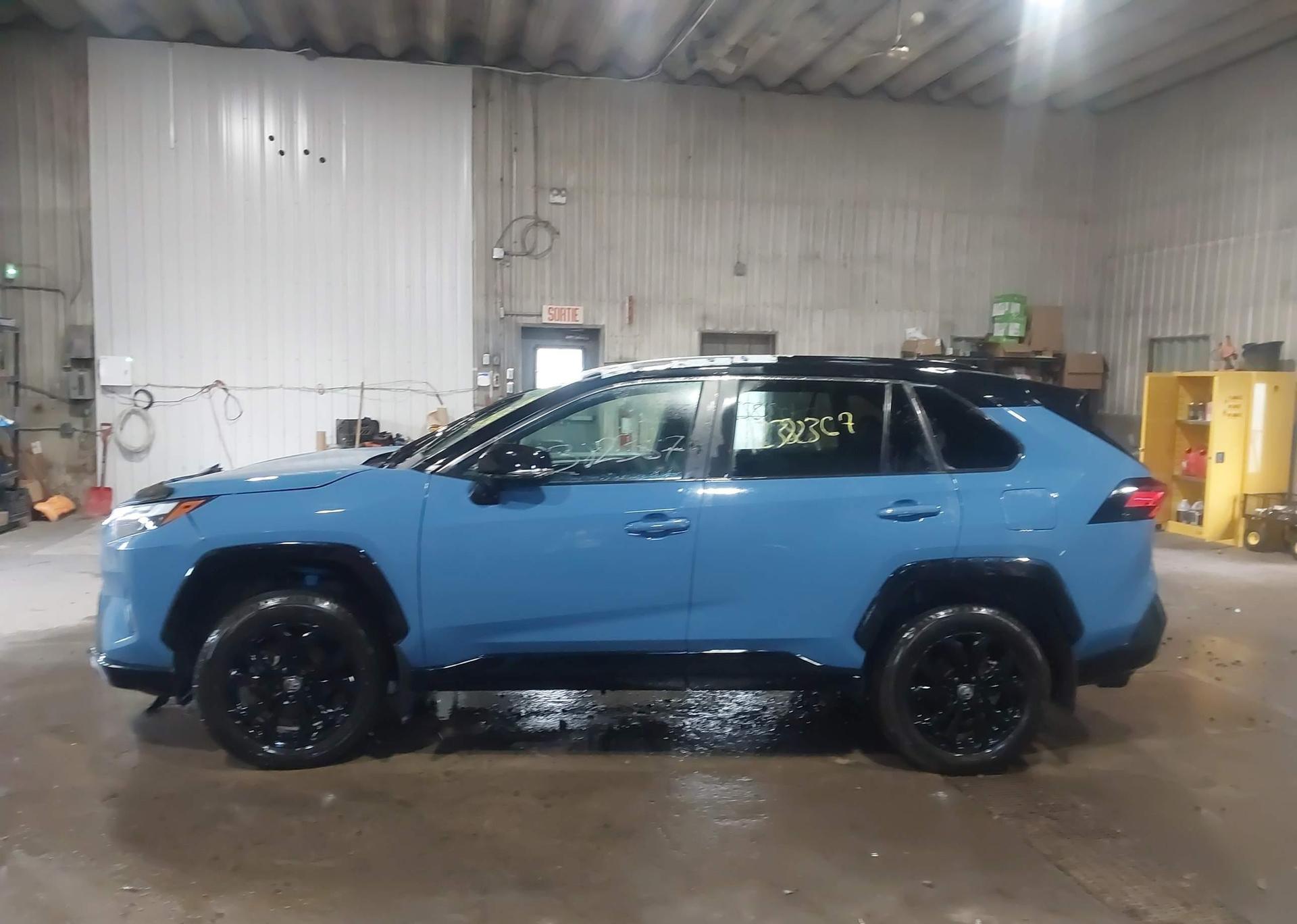 2023 TOYOTA RAV4 XSE
