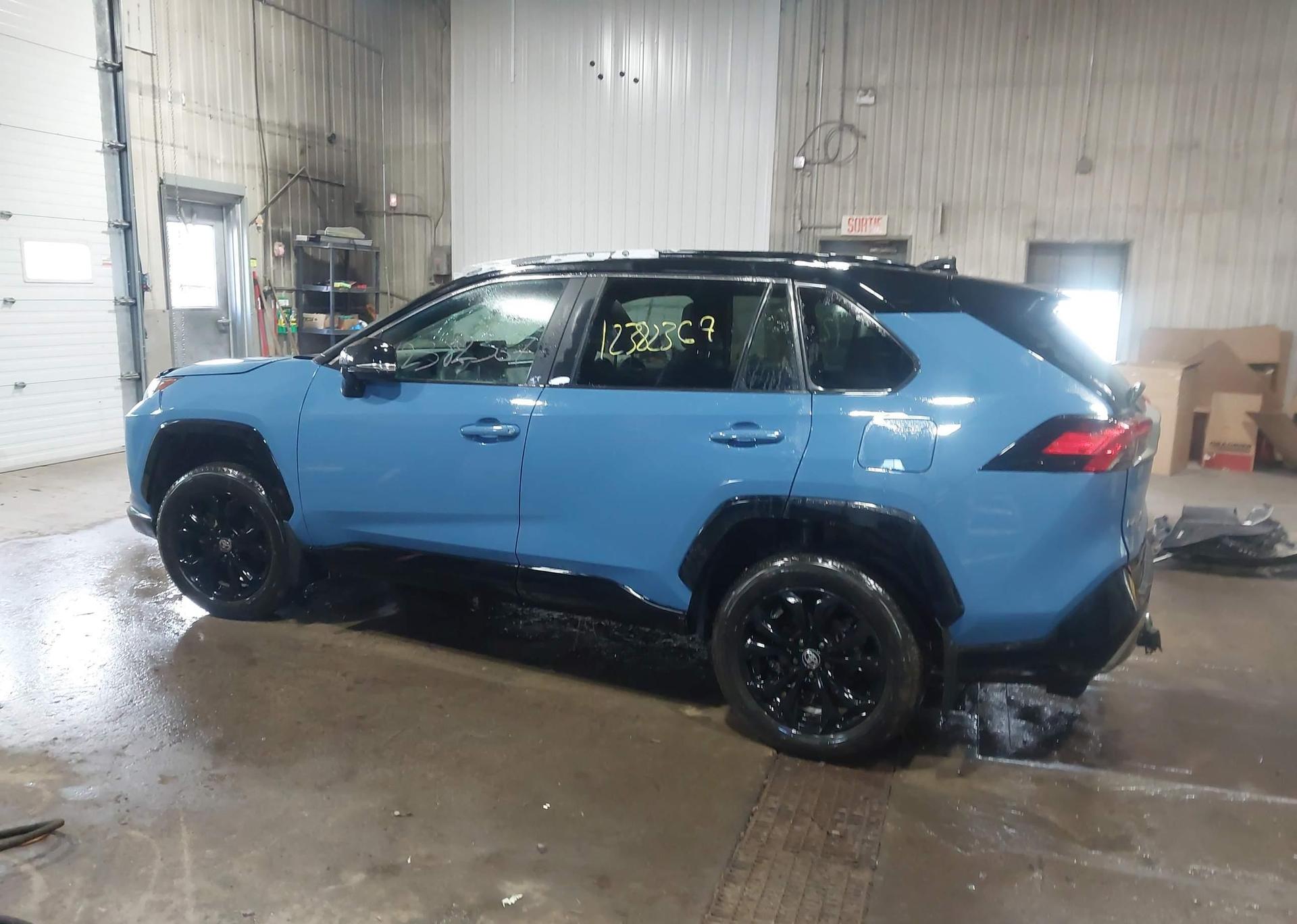 2023 TOYOTA RAV4 XSE