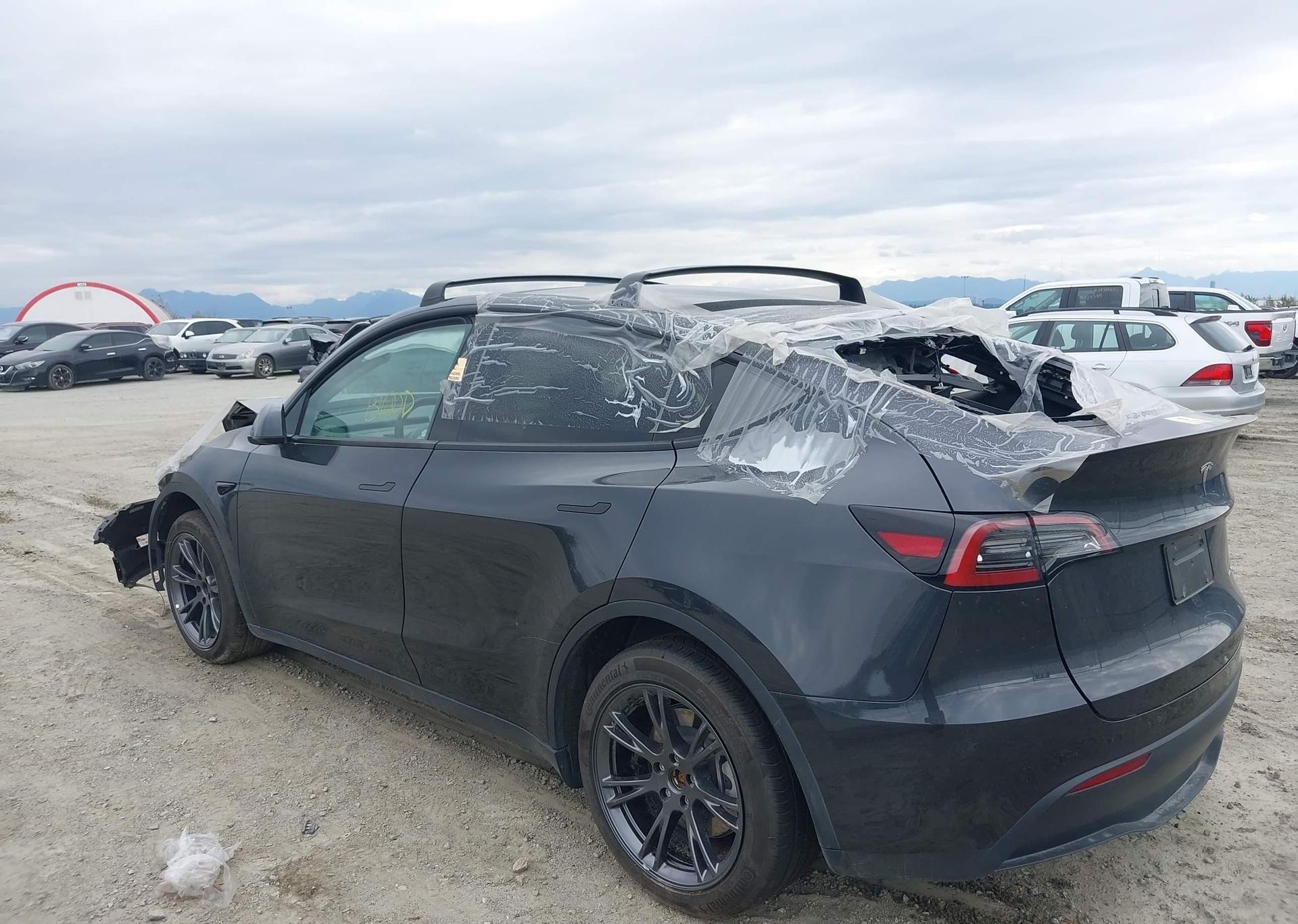 2024 TESLA MODEL Y LONG RANGE