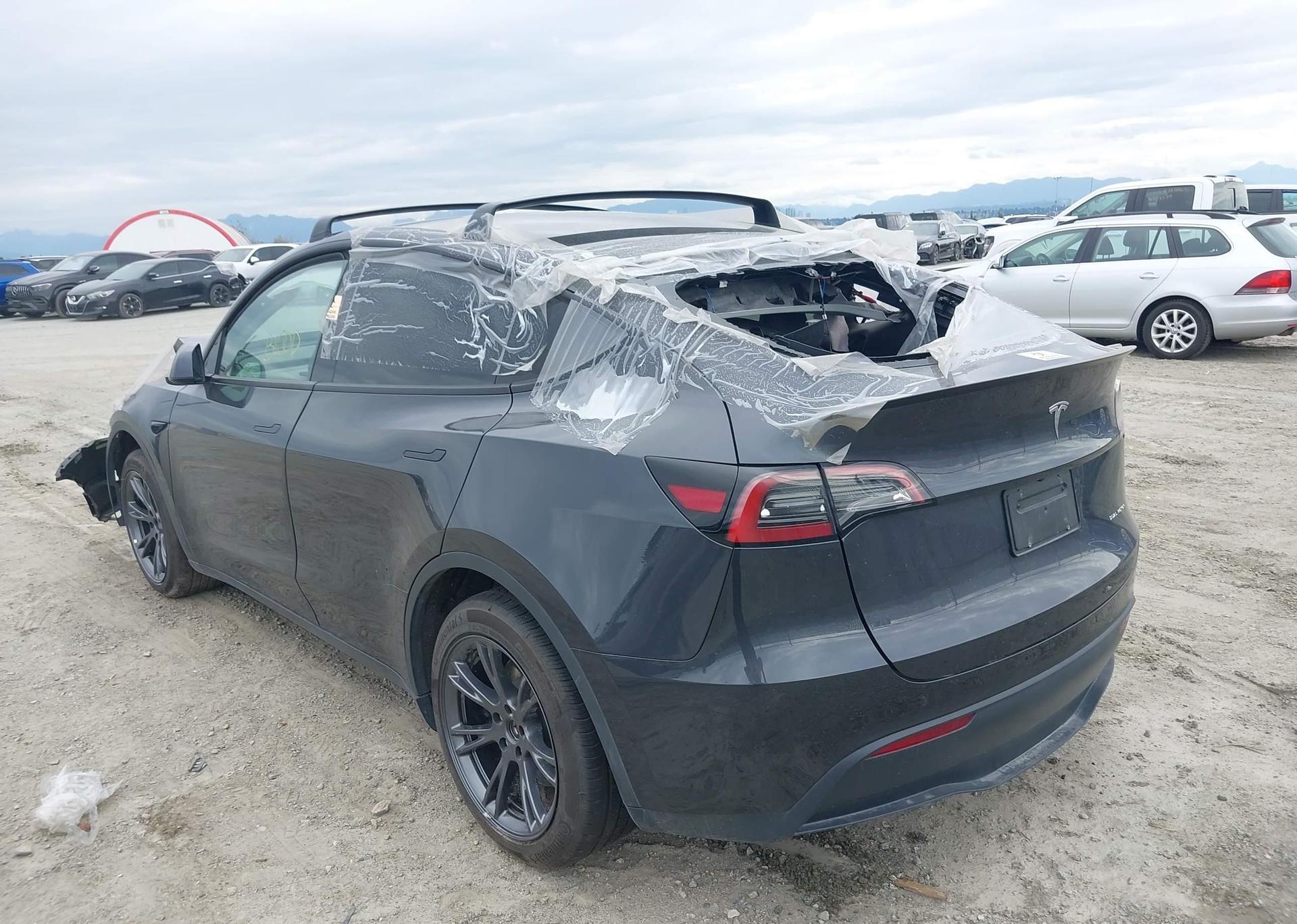 2024 TESLA MODEL Y LONG RANGE
