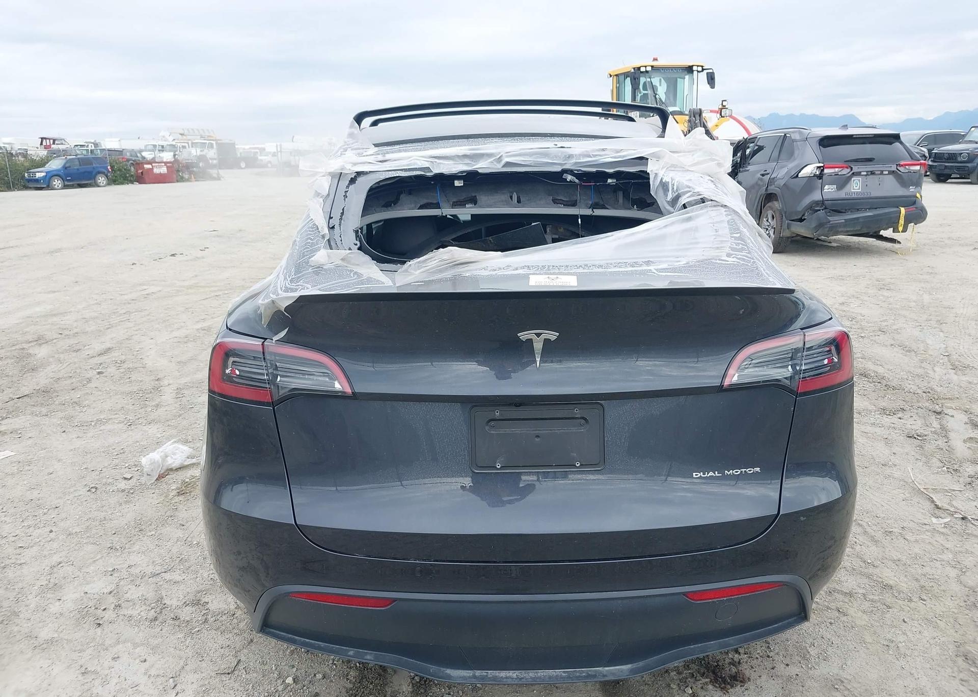 2024 TESLA MODEL Y LONG RANGE
