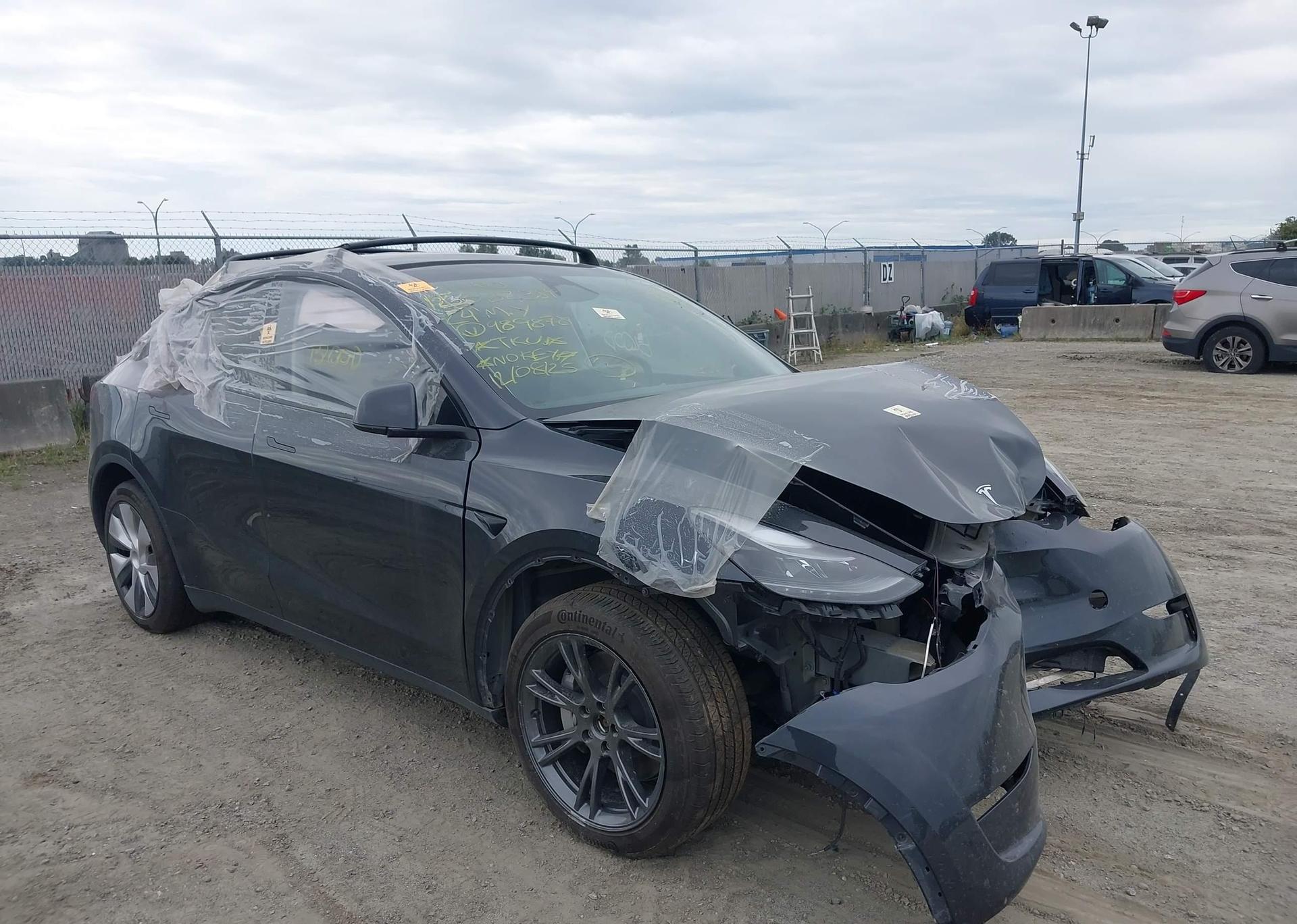 2024 TESLA MODEL Y LONG RANGE