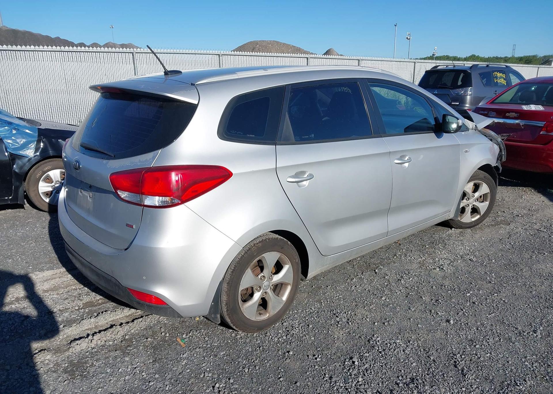 2016 KIA RONDO