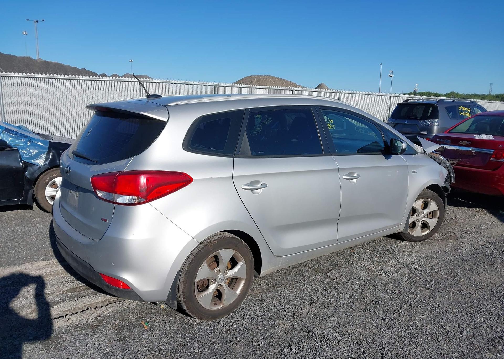 2016 KIA RONDO