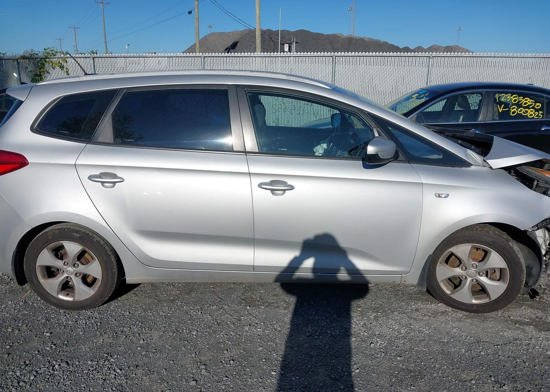 2016 KIA RONDO