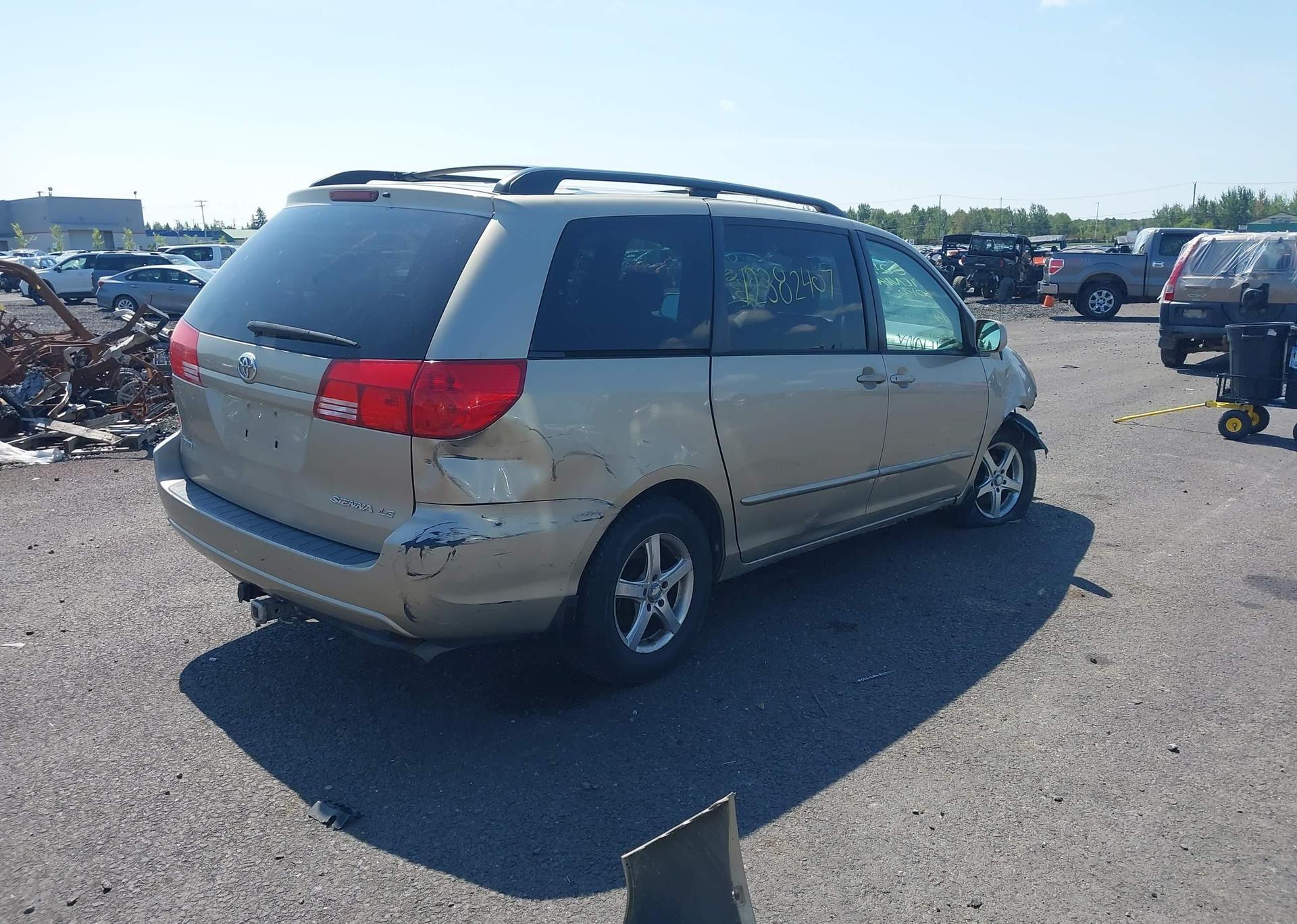 2004 TOYOTA SIENNA CE