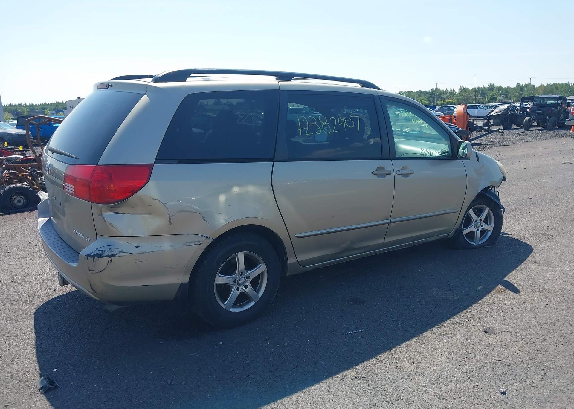 2004 TOYOTA SIENNA CE