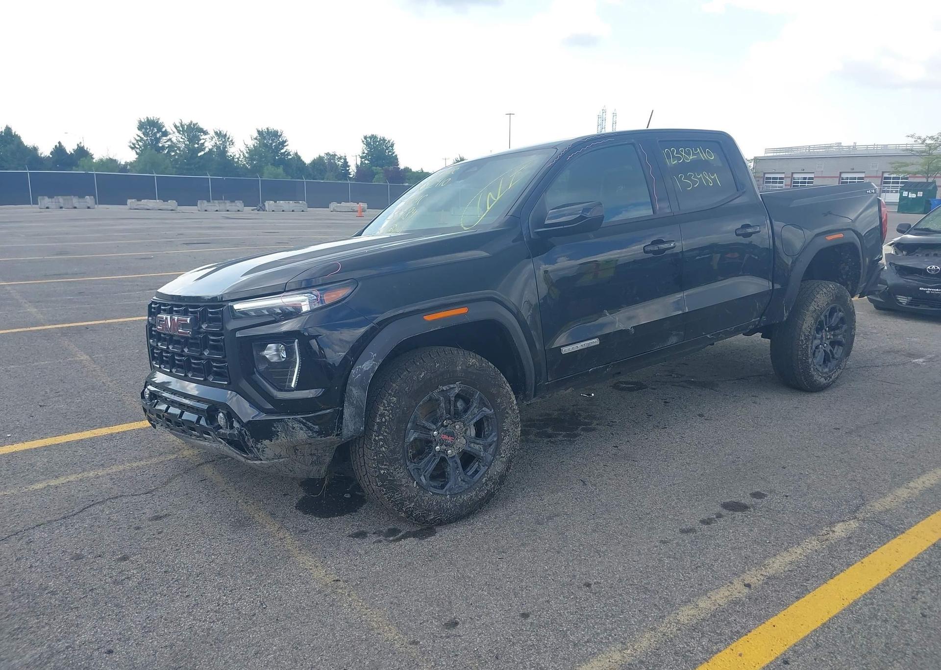 2025 GMC CANYON ELEVATION