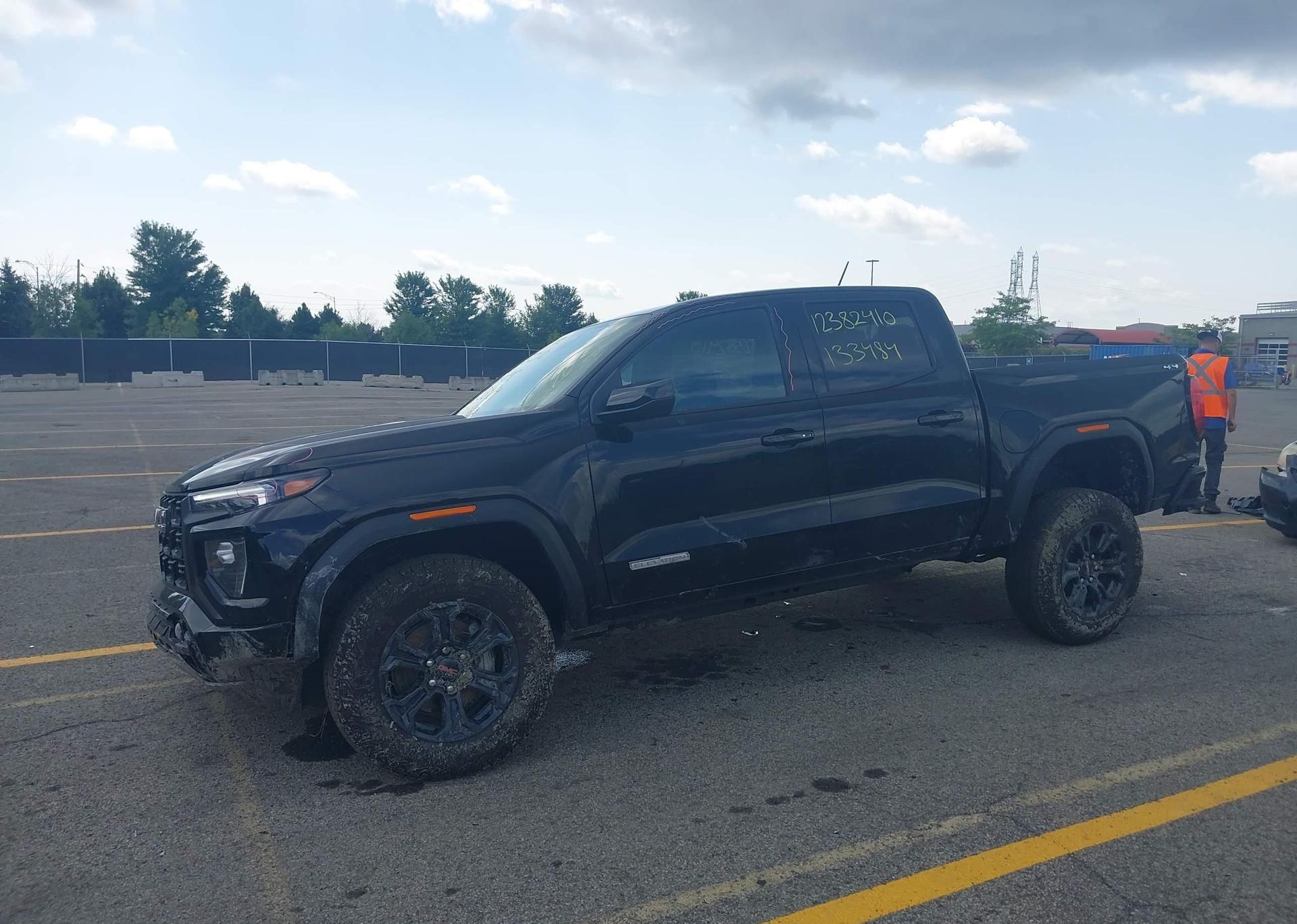 2025 GMC CANYON ELEVATION