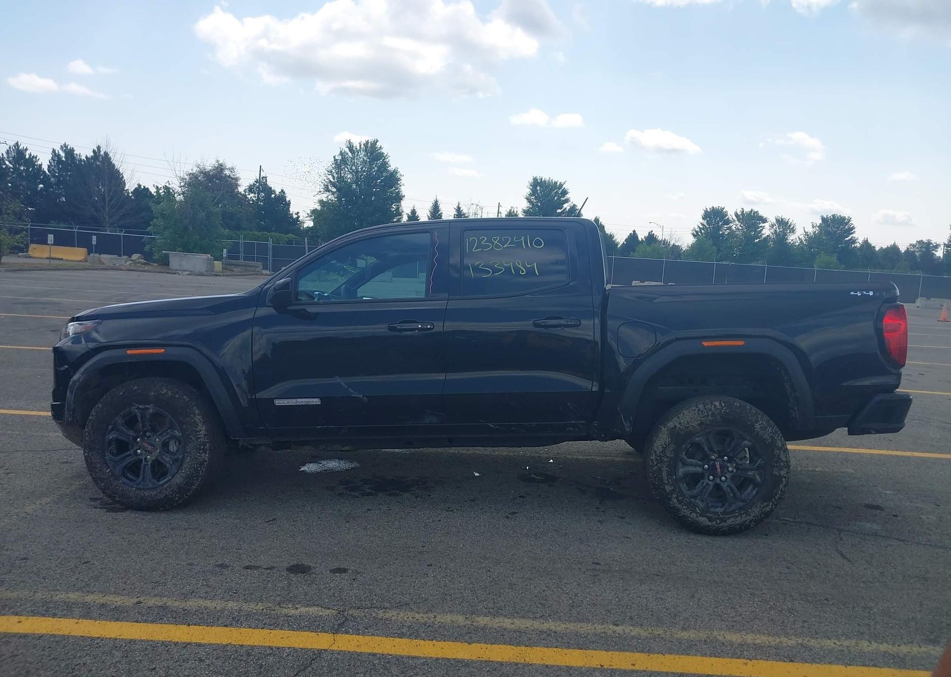 2025 GMC CANYON ELEVATION
