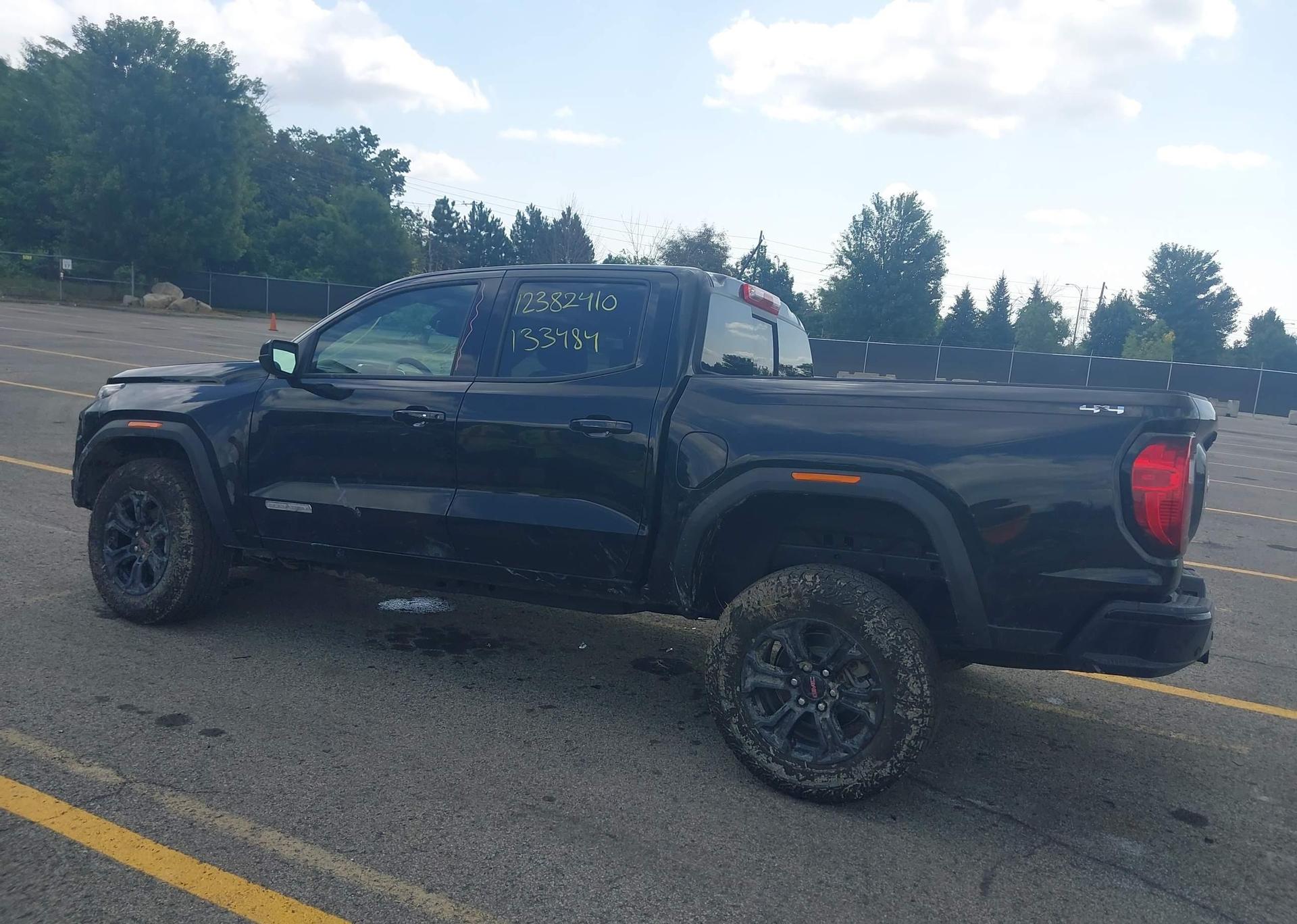 2025 GMC CANYON ELEVATION