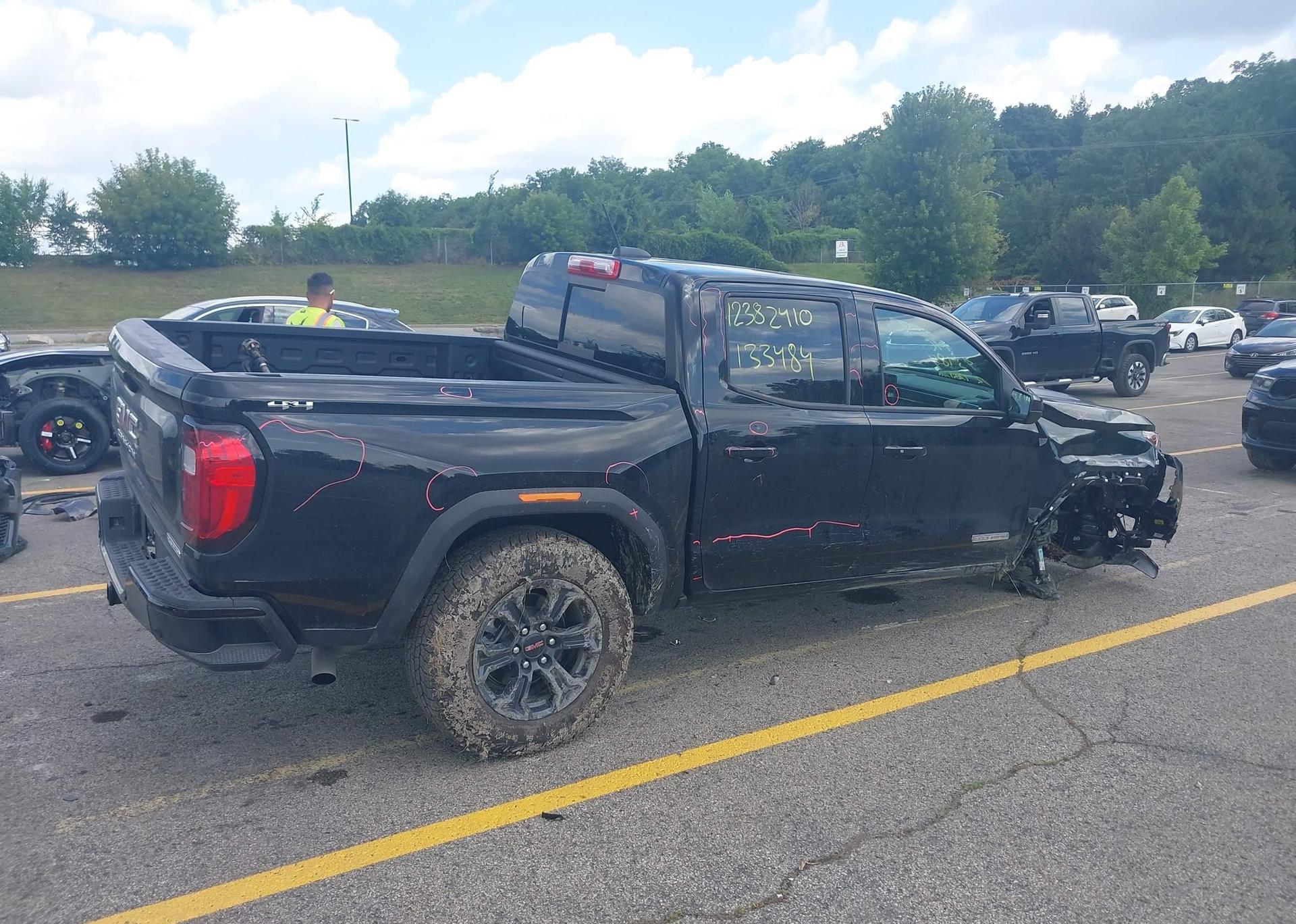 2025 GMC CANYON ELEVATION