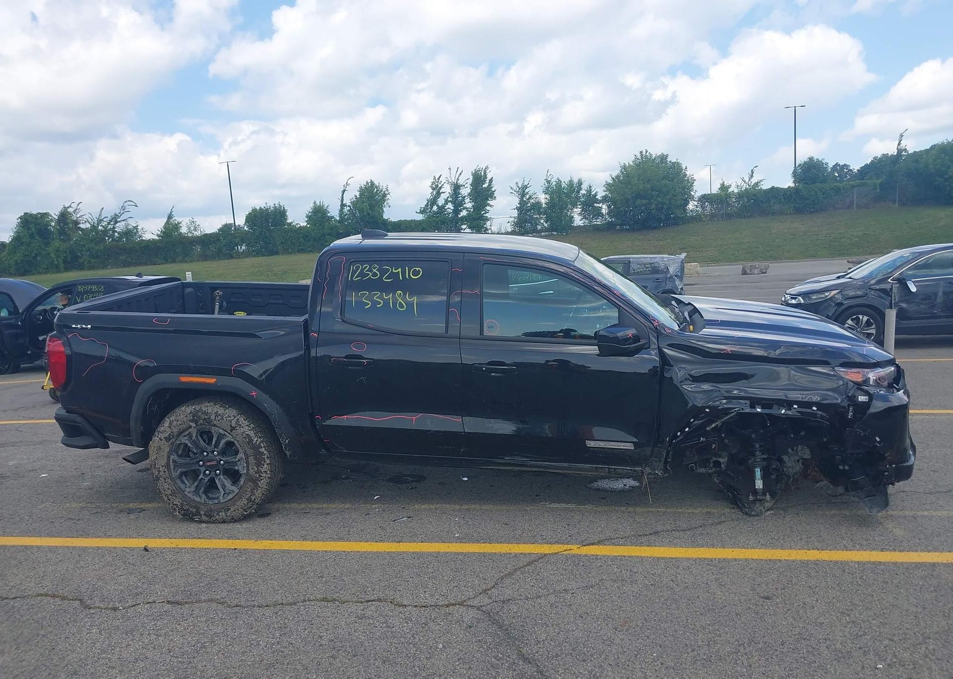 2025 GMC CANYON ELEVATION