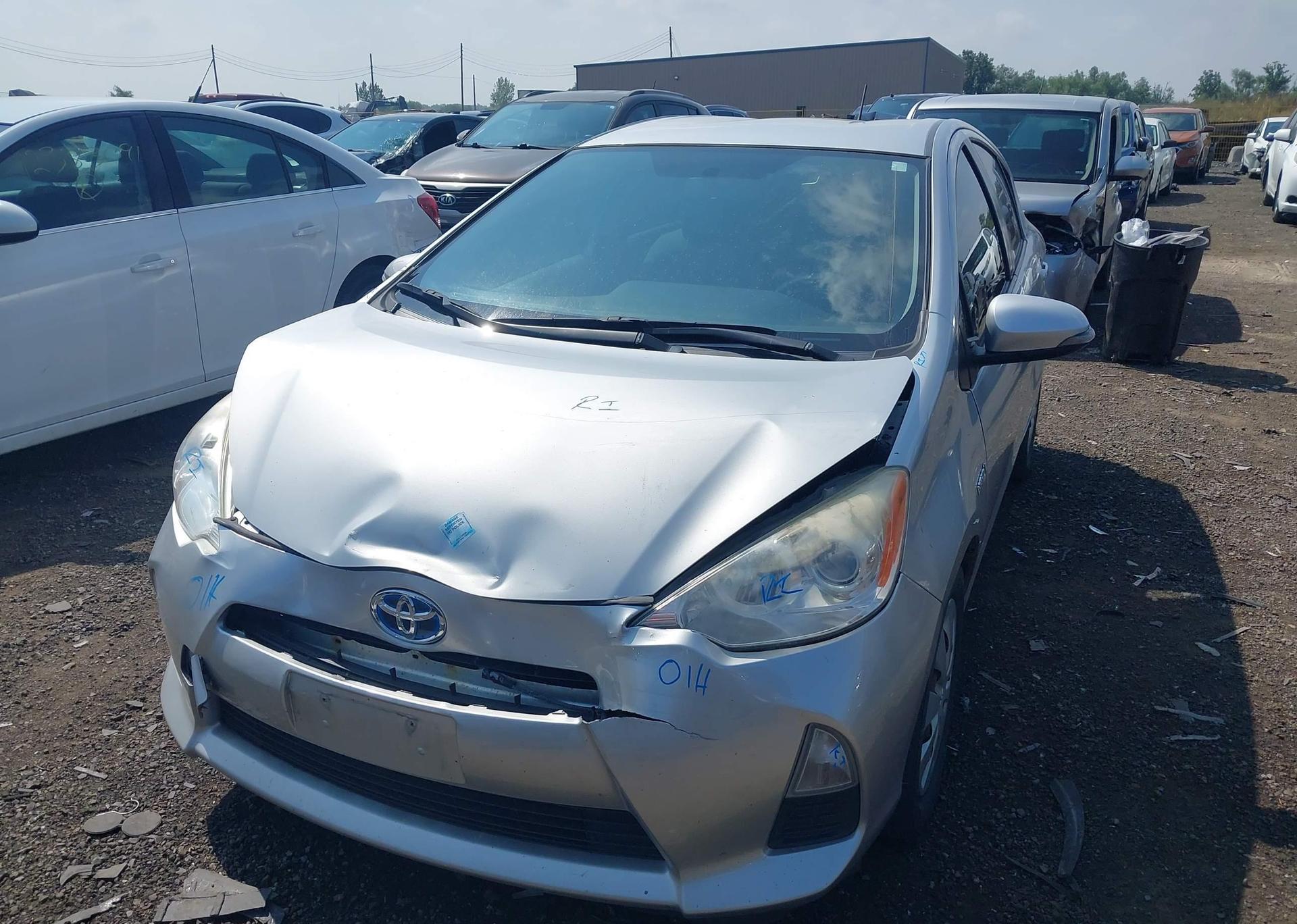2013 TOYOTA Prius c