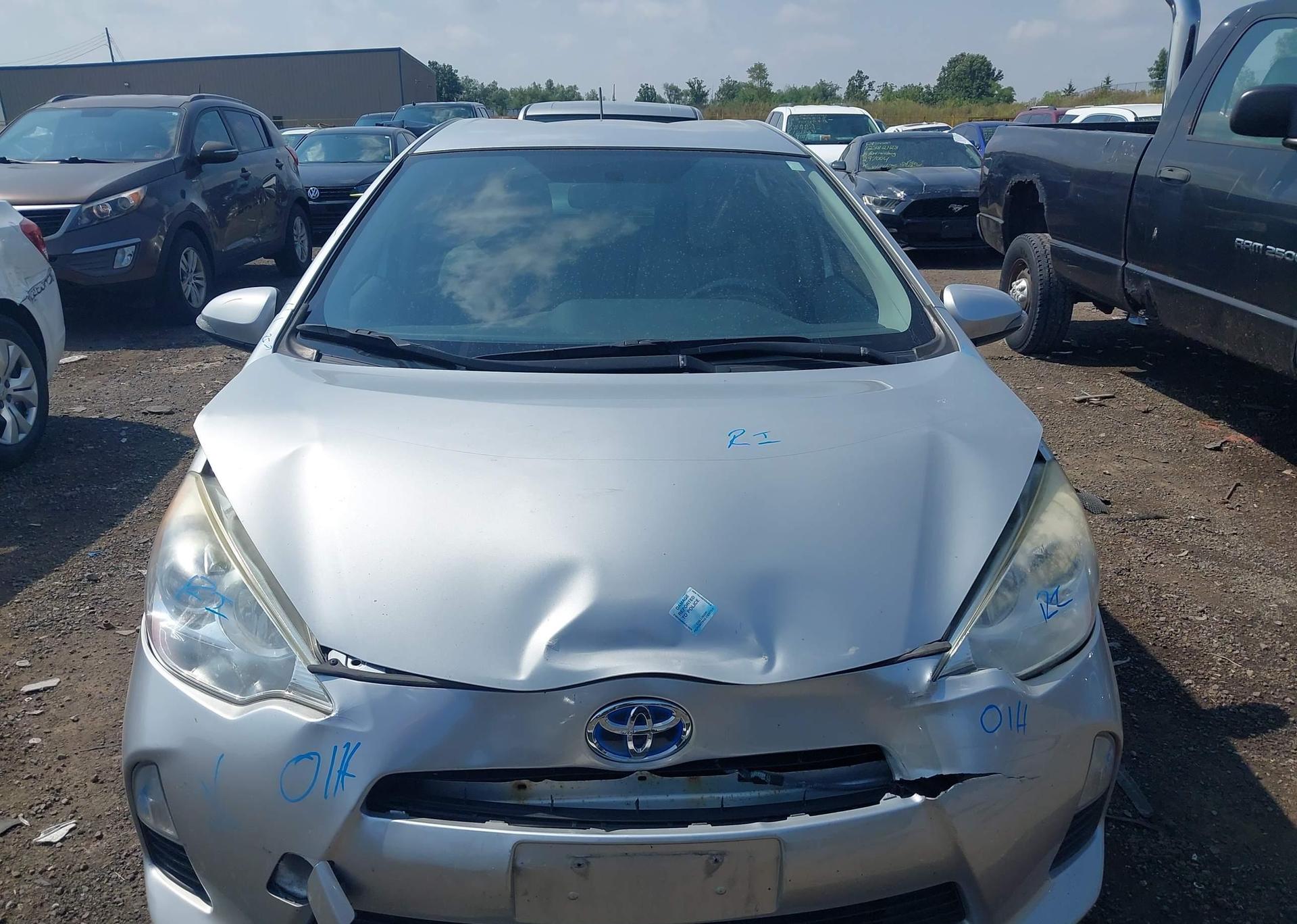 2013 TOYOTA Prius c