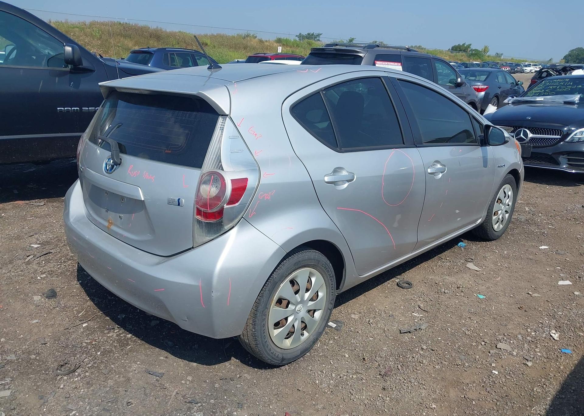 2013 TOYOTA Prius c