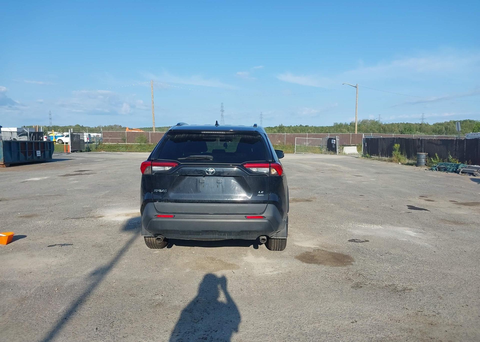 2021 TOYOTA RAV4 LE