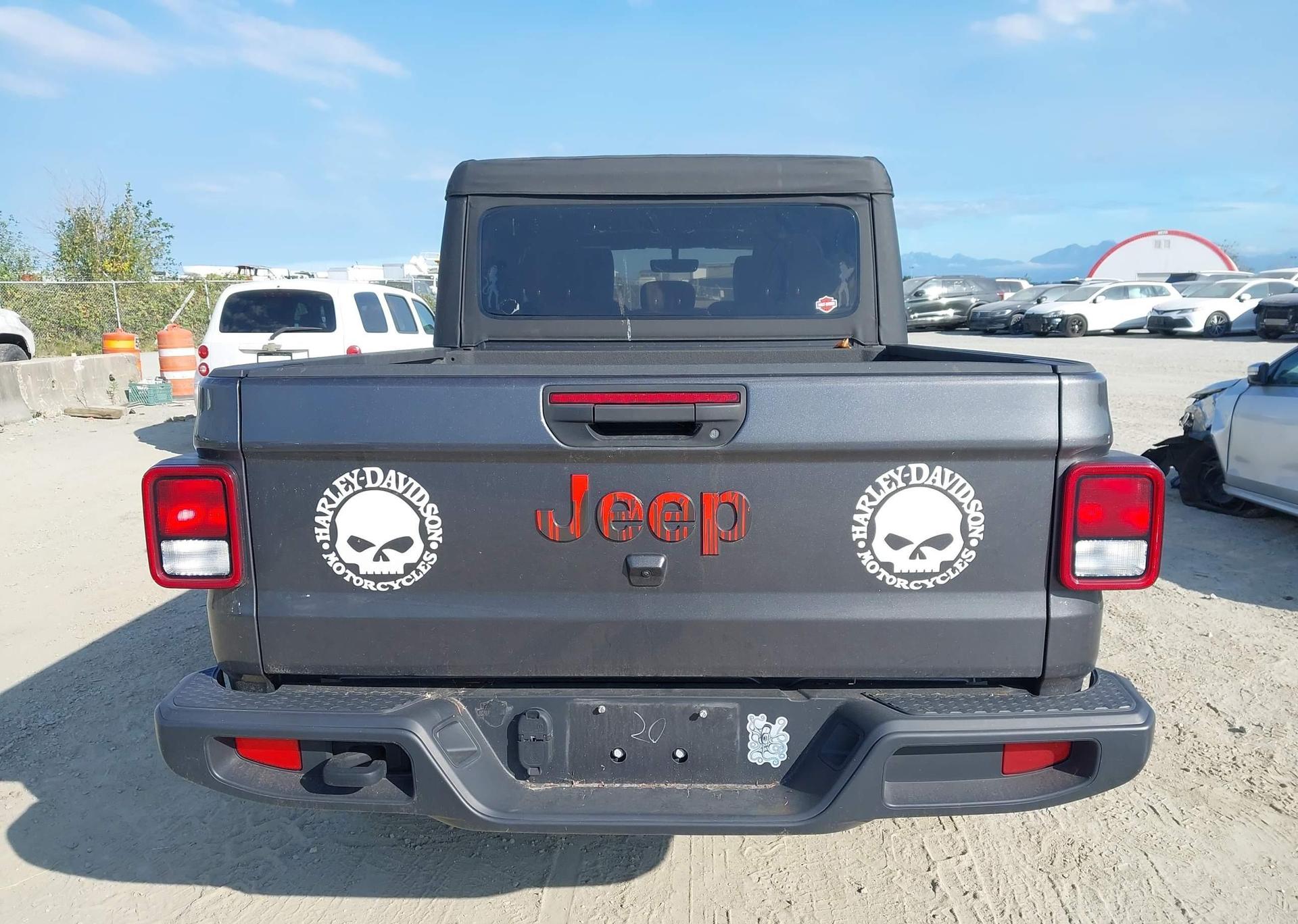 2022 JEEP GLADIATOR SPORT