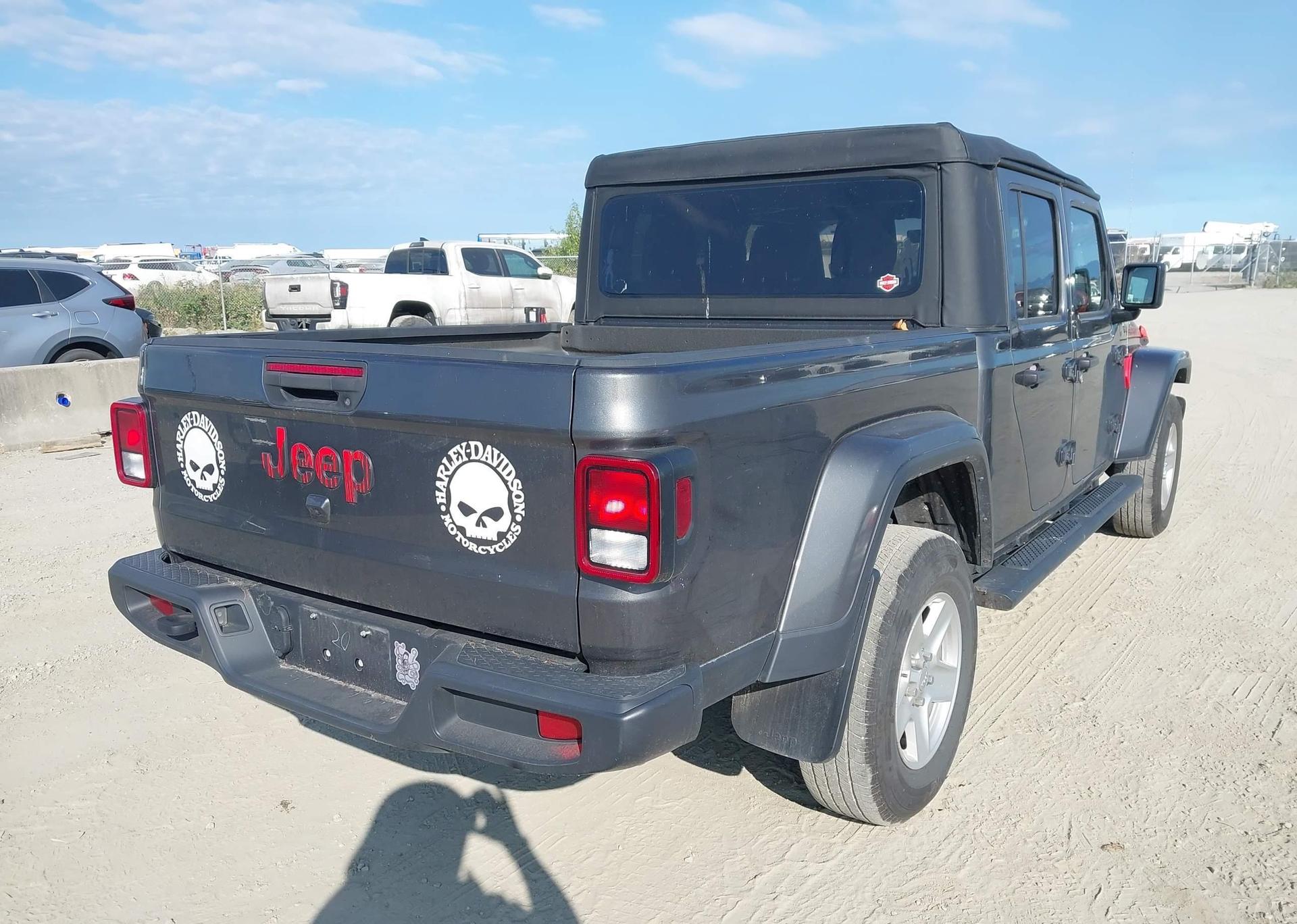2022 JEEP GLADIATOR SPORT
