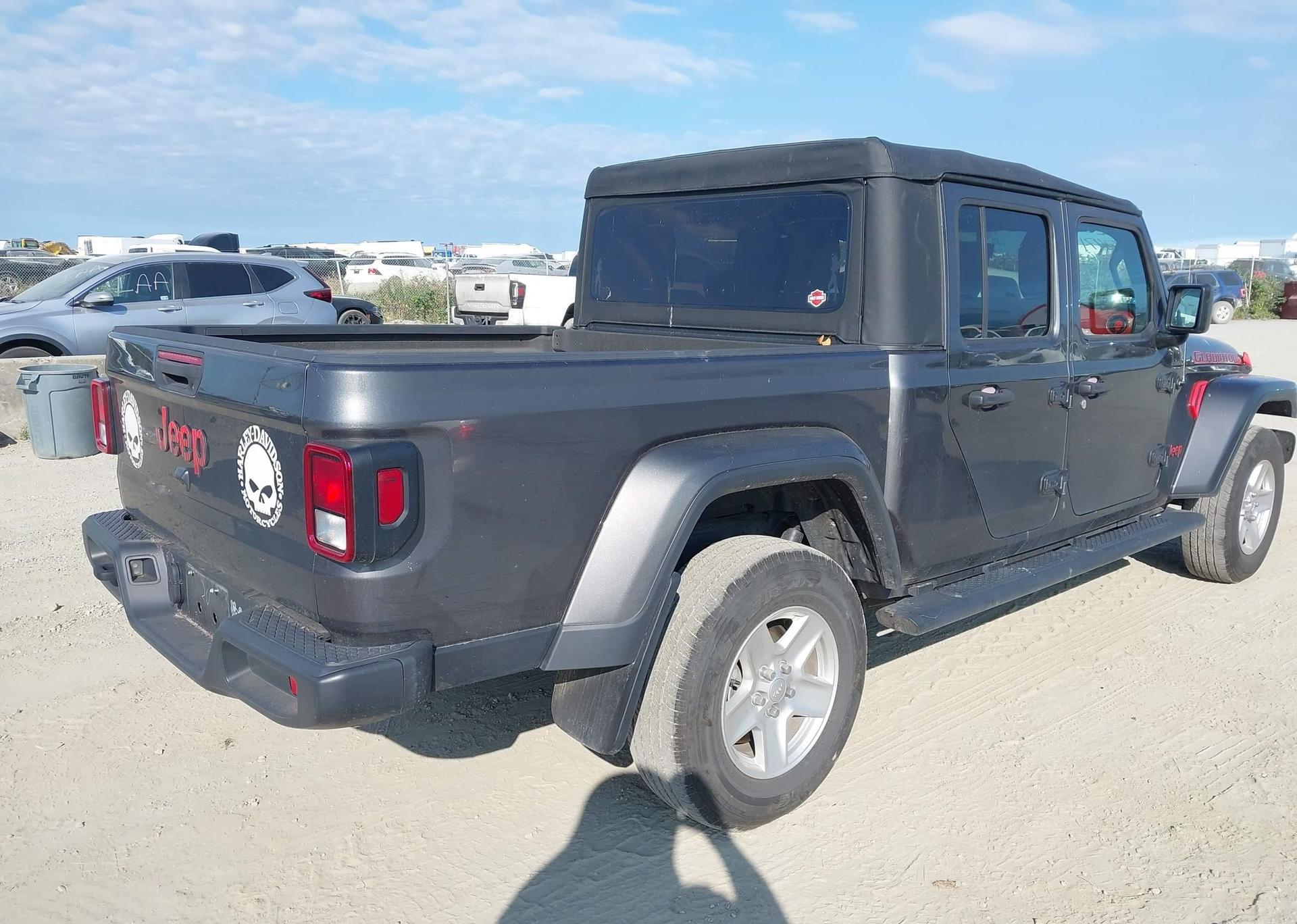 2022 JEEP GLADIATOR SPORT