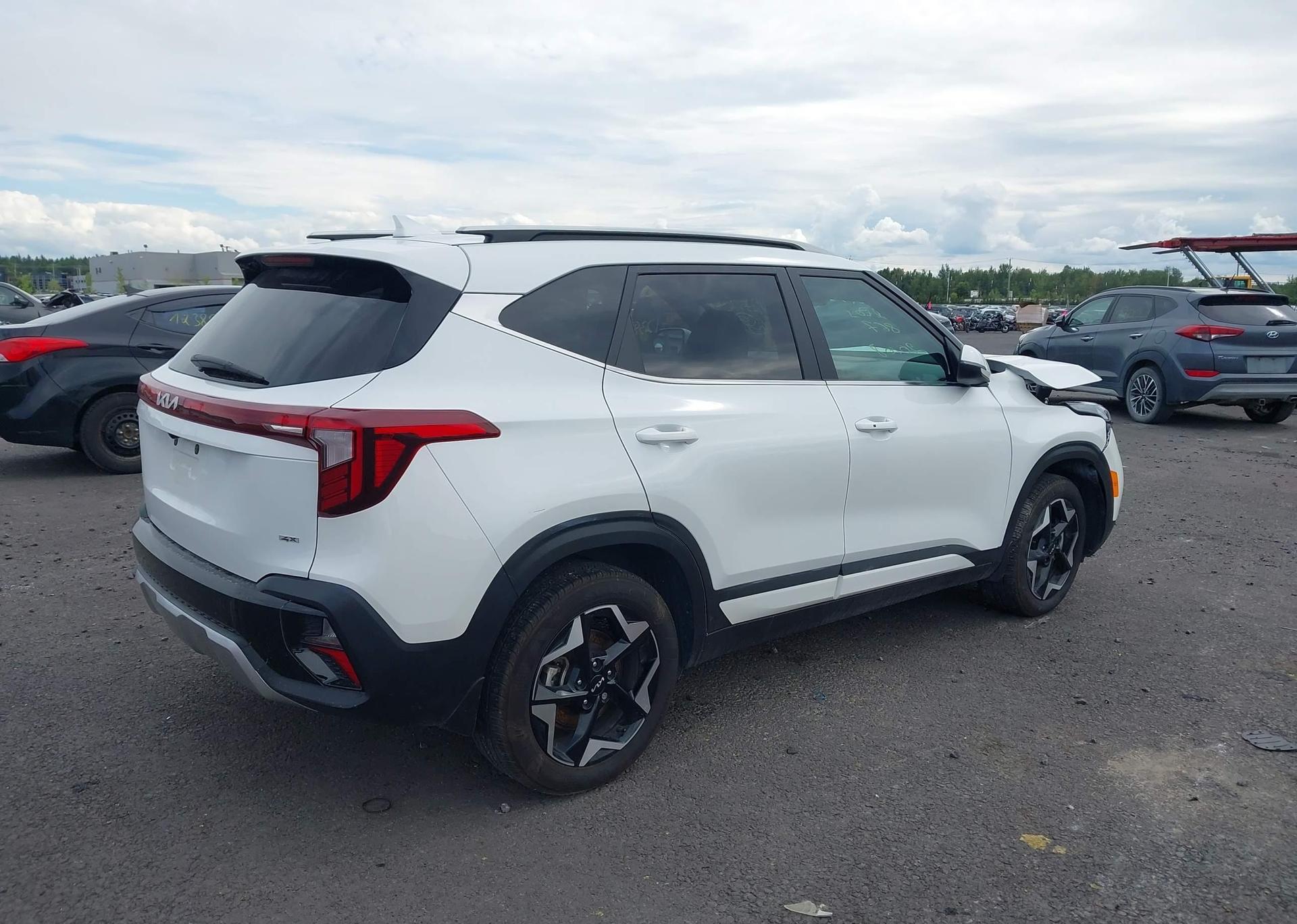 2024 KIA SELTOS EX