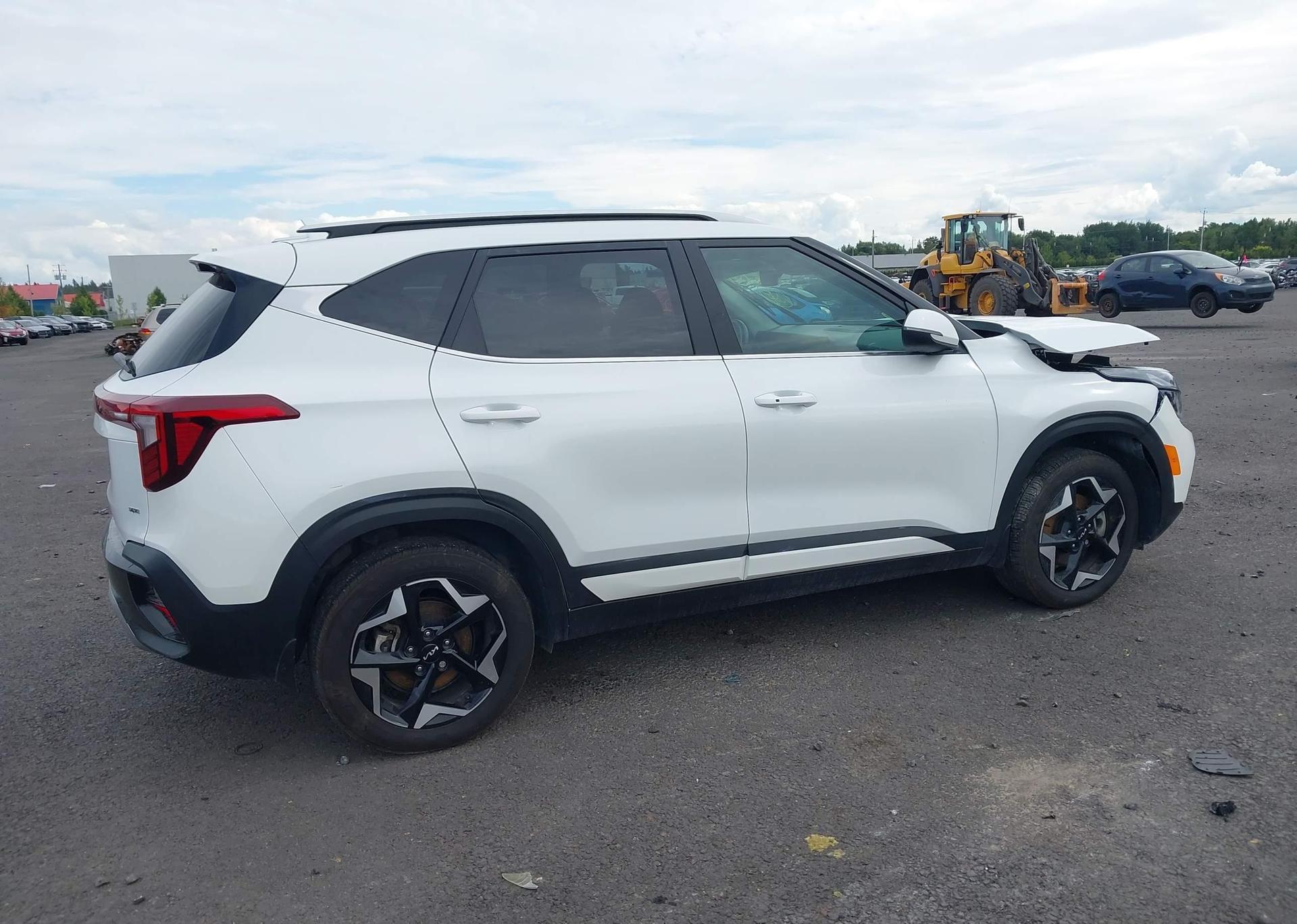 2024 KIA SELTOS EX