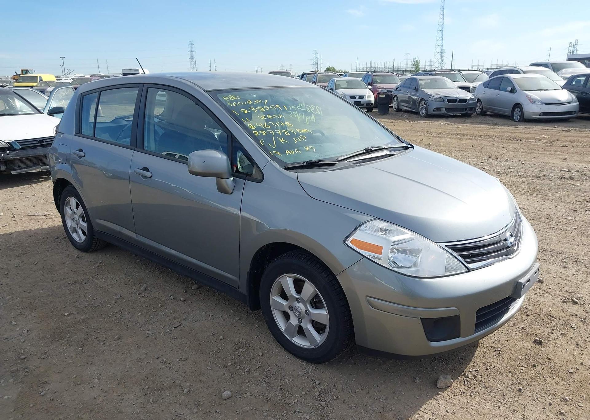 2011 NISSAN VERSA 1.8SL