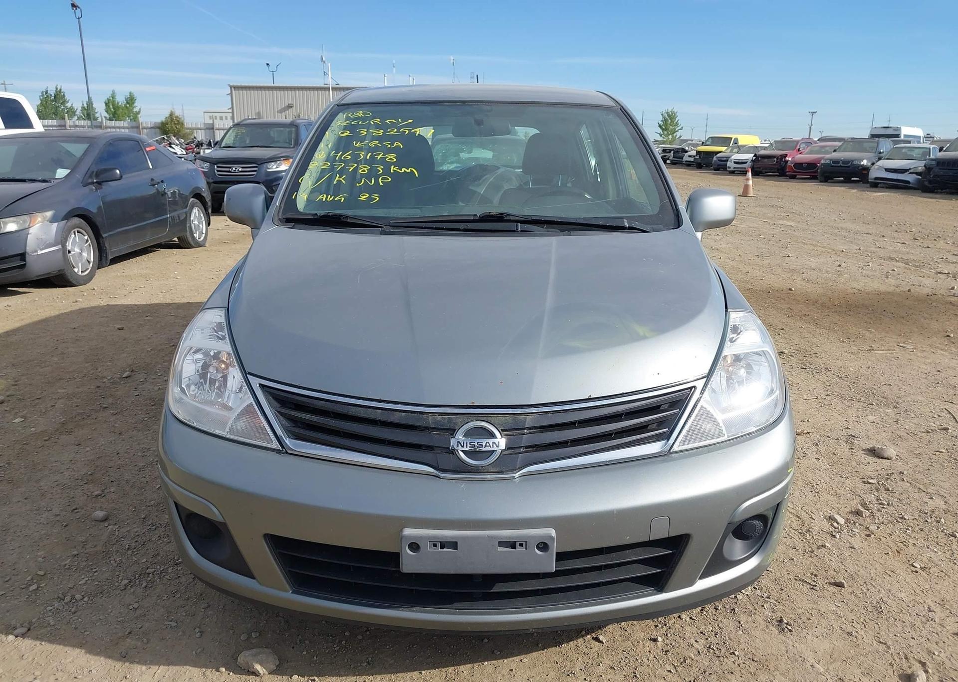 2011 NISSAN VERSA 1.8SL