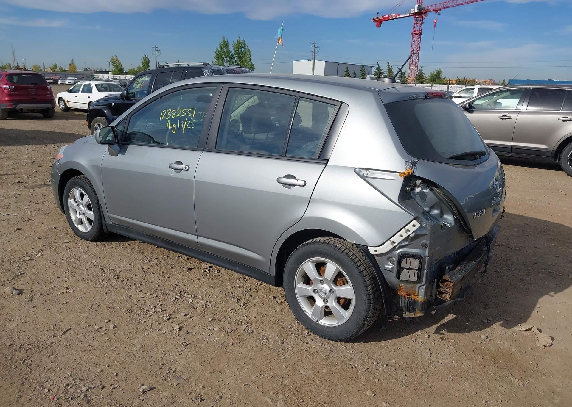 2011 NISSAN VERSA 1.8SL