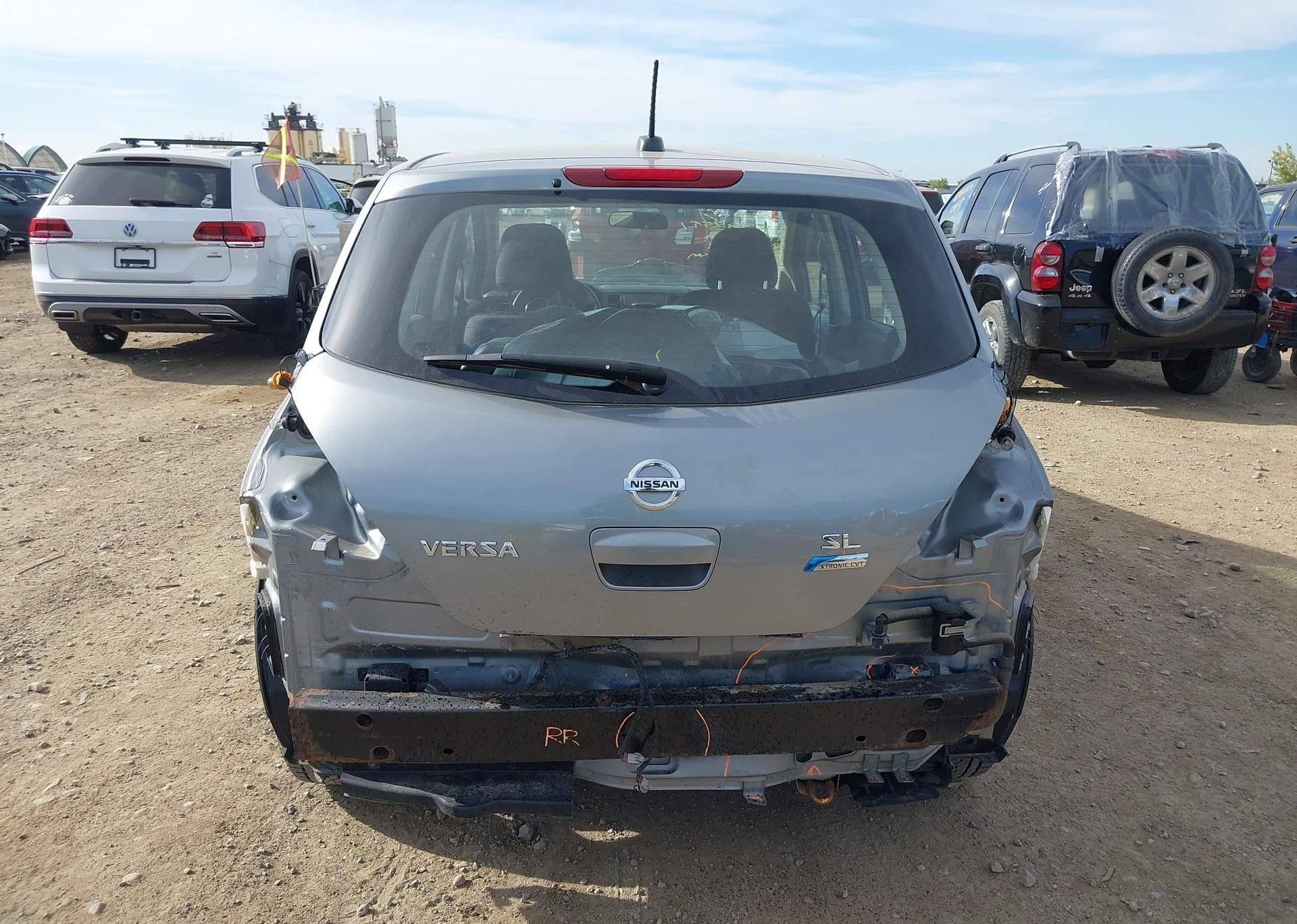 2011 NISSAN VERSA 1.8SL