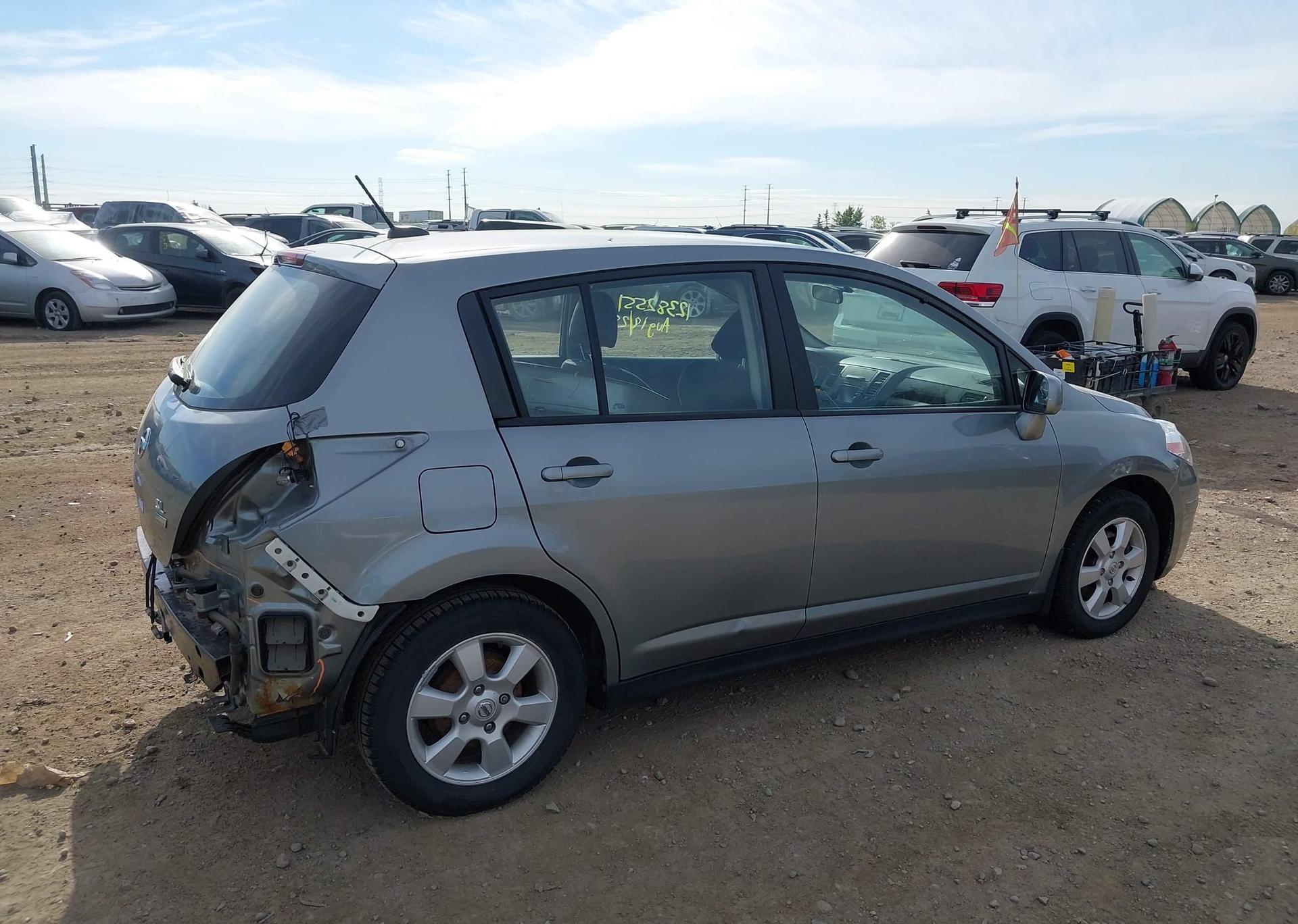 2011 NISSAN VERSA 1.8SL