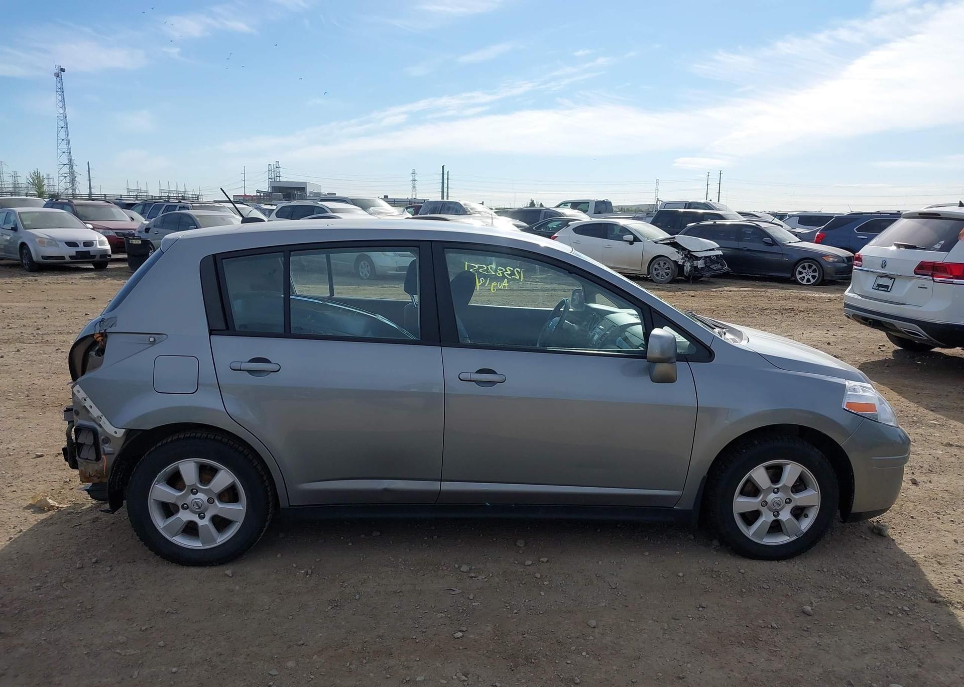 2011 NISSAN VERSA 1.8SL