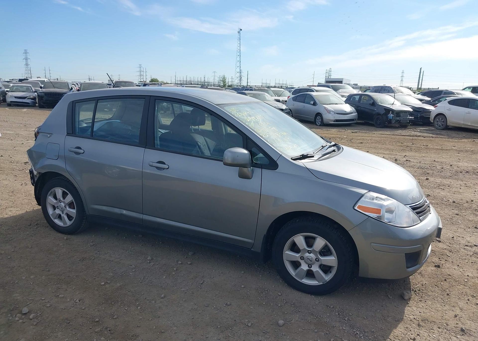 2011 NISSAN VERSA 1.8SL