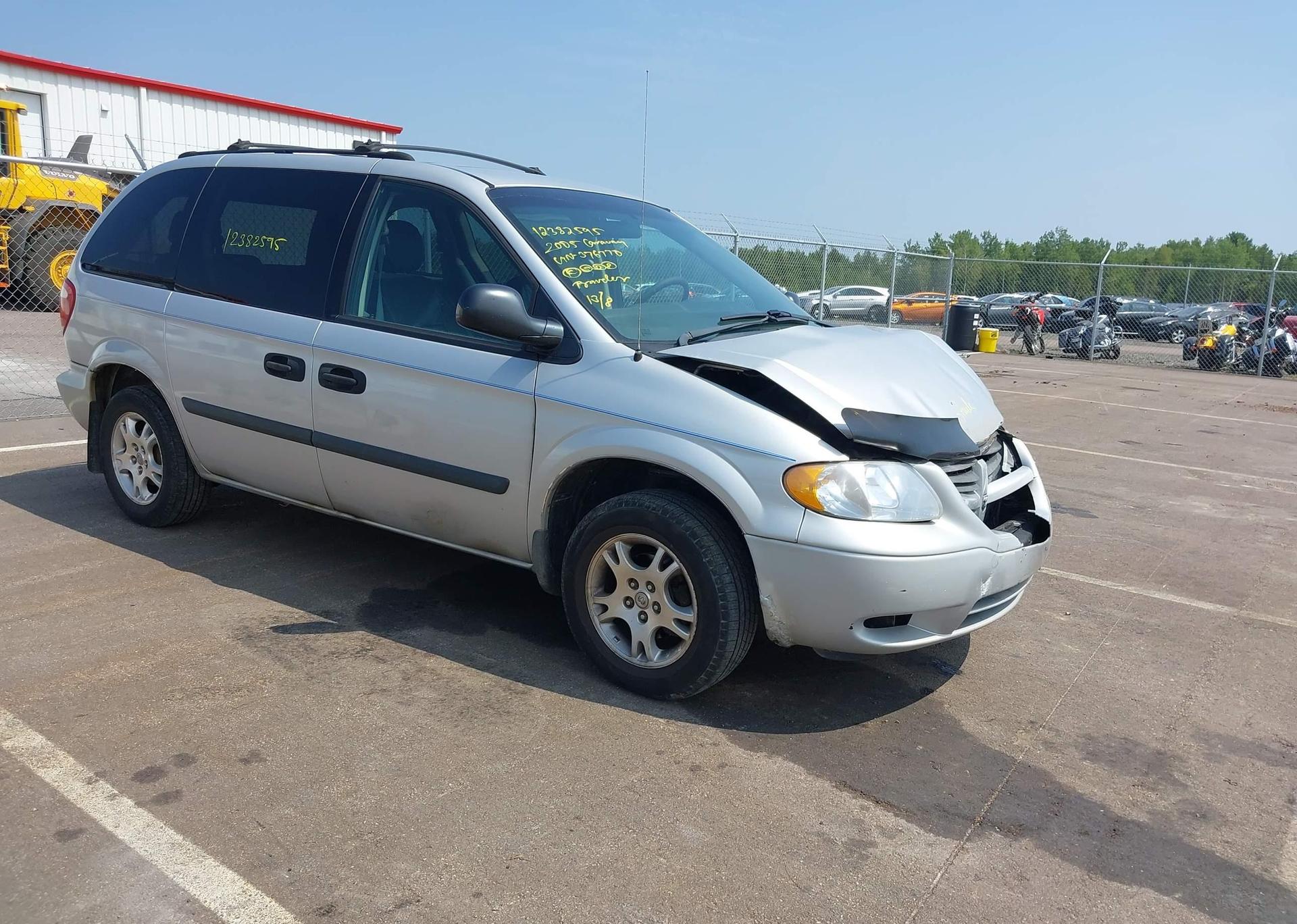 2005 DODGE CARAVAN SE