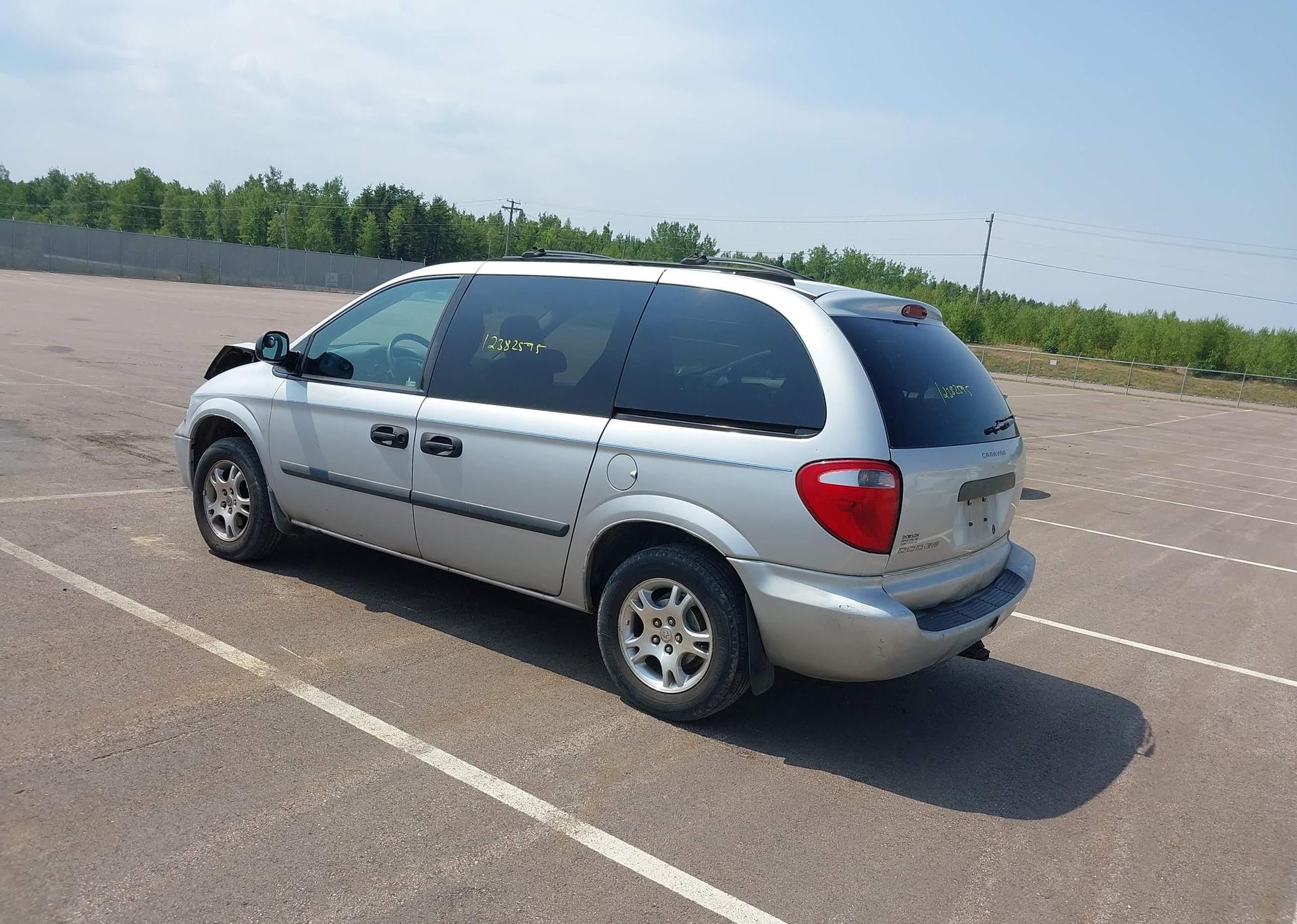 2005 DODGE CARAVAN SE
