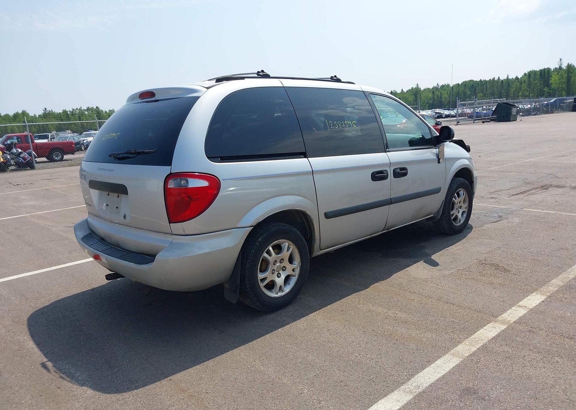 2005 DODGE CARAVAN SE