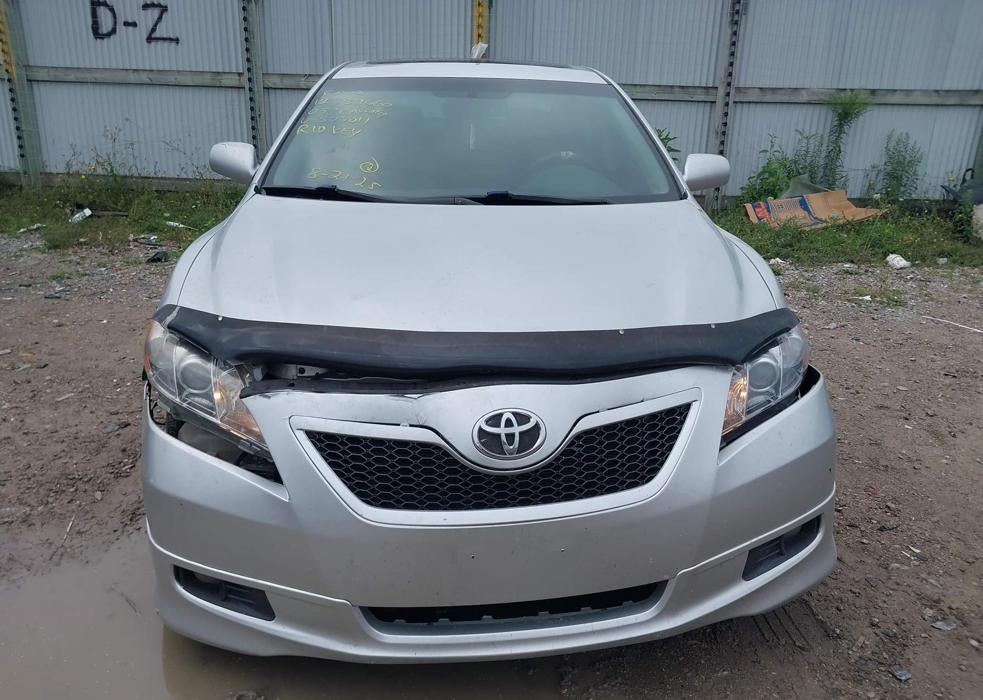 2009 TOYOTA CAMRY SE V6