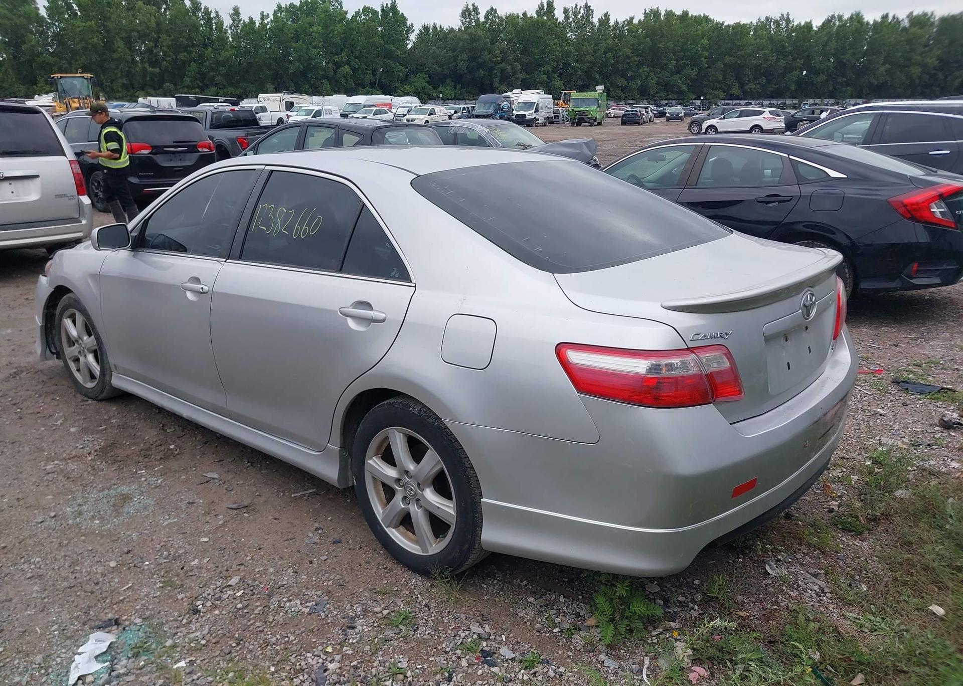 2009 TOYOTA CAMRY SE V6