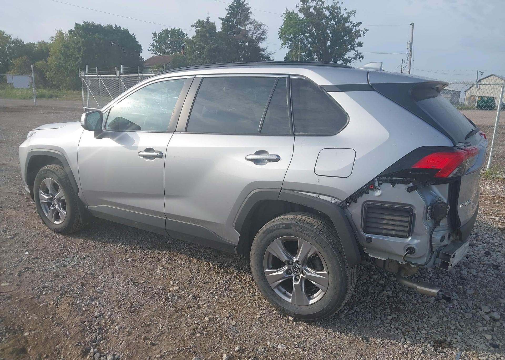 2023 TOYOTA RAV4 XLE