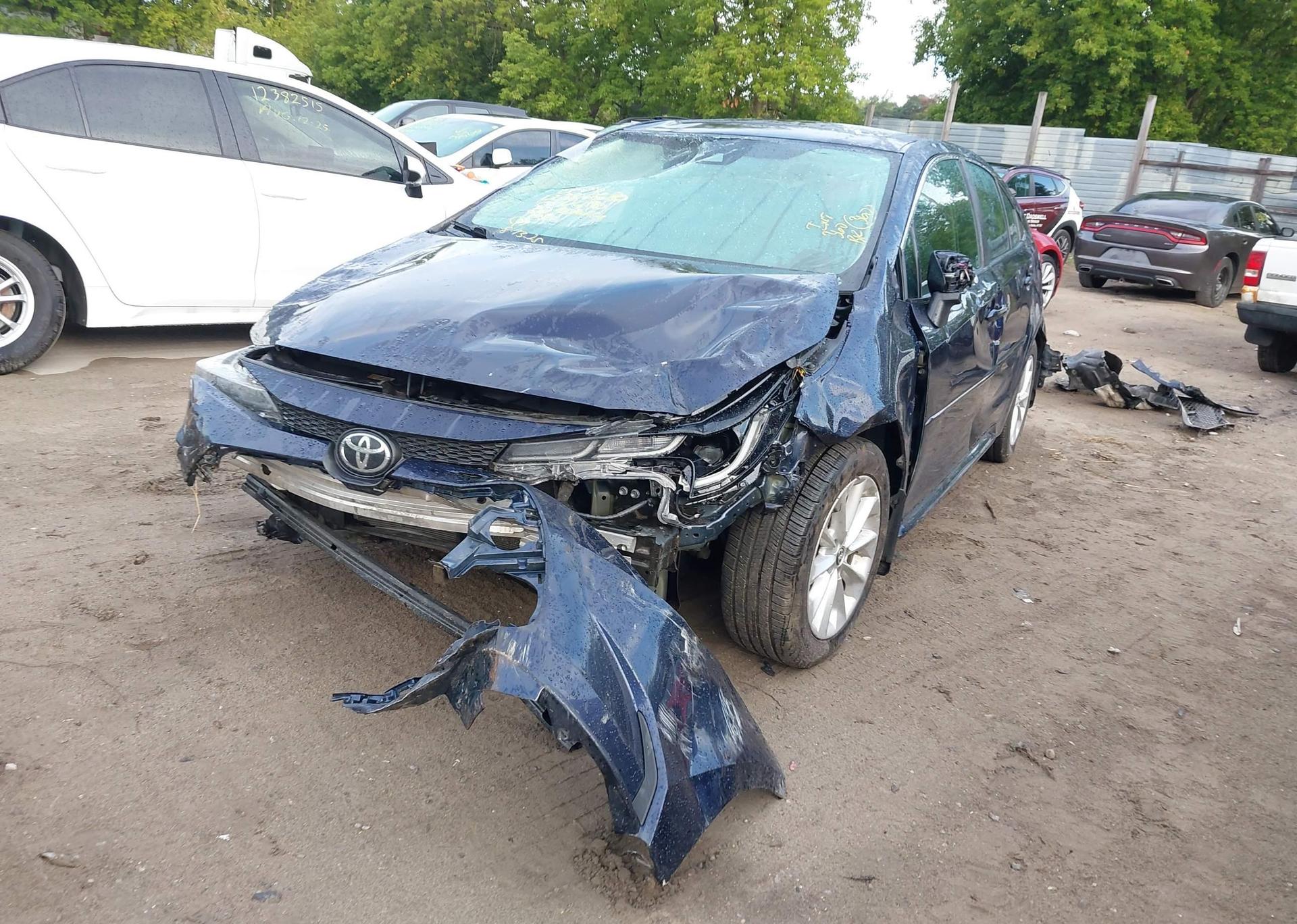 2020 TOYOTA Corolla XLE